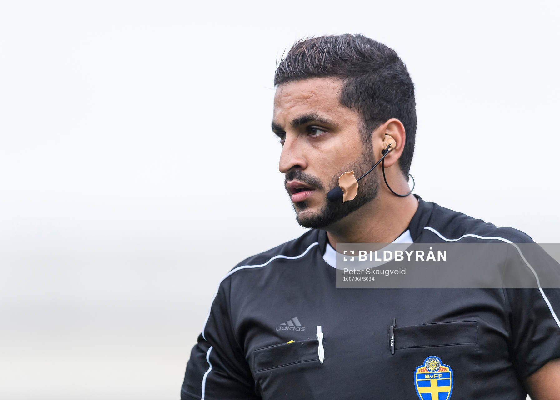Domare Mohamed Nabisi under fotbollsmatchen i division 1 norra mellan Piteå och Luleå den 6 juli 2016 i Piteå.