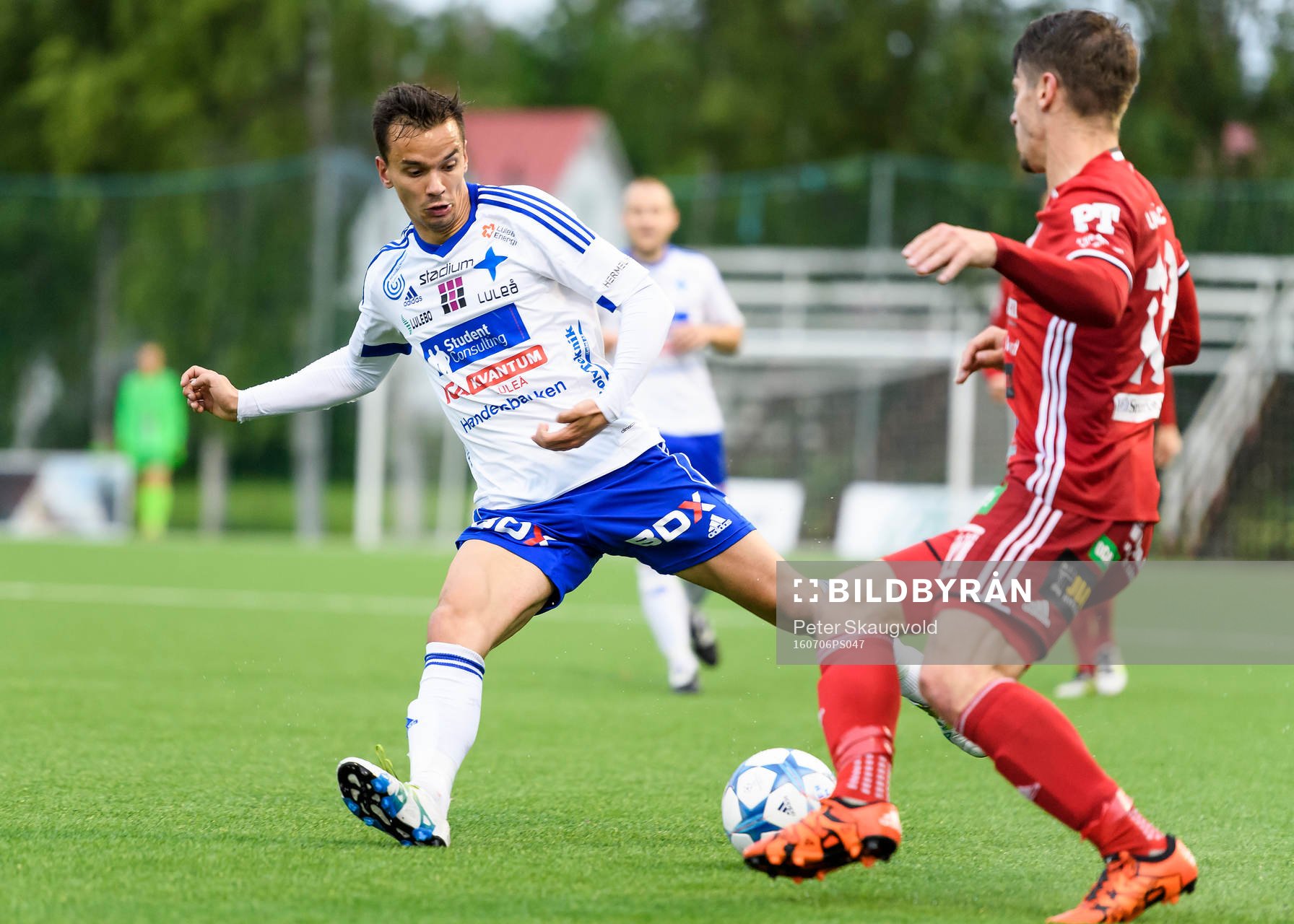 Luleå:s Patrik Pettersson under fotbollsmatchen i division 1 norra mellan Piteå och Luleå den 6 juli 2016 i Piteå.