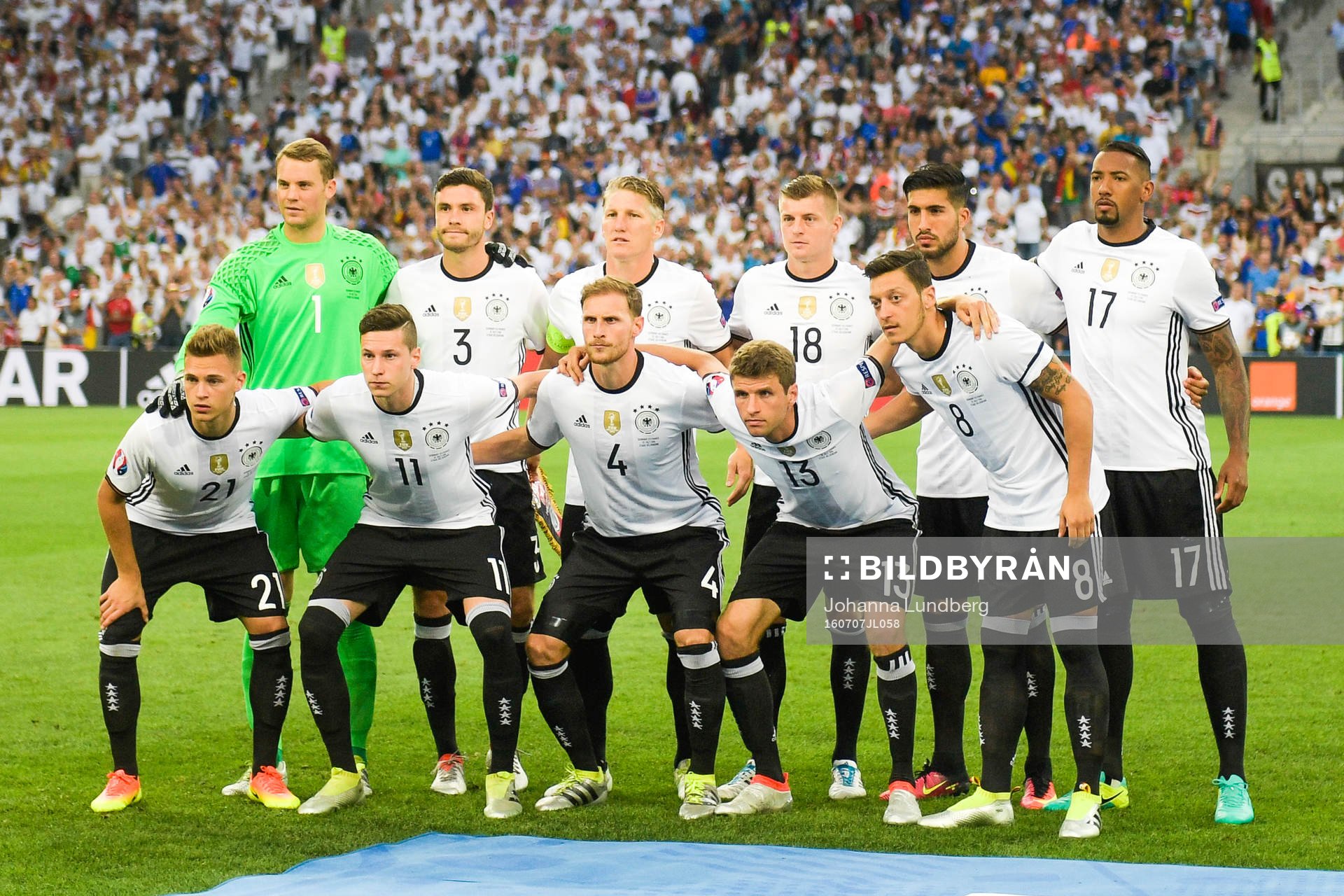 Tysklands spelare före  semifinalen mellan Tyskland och