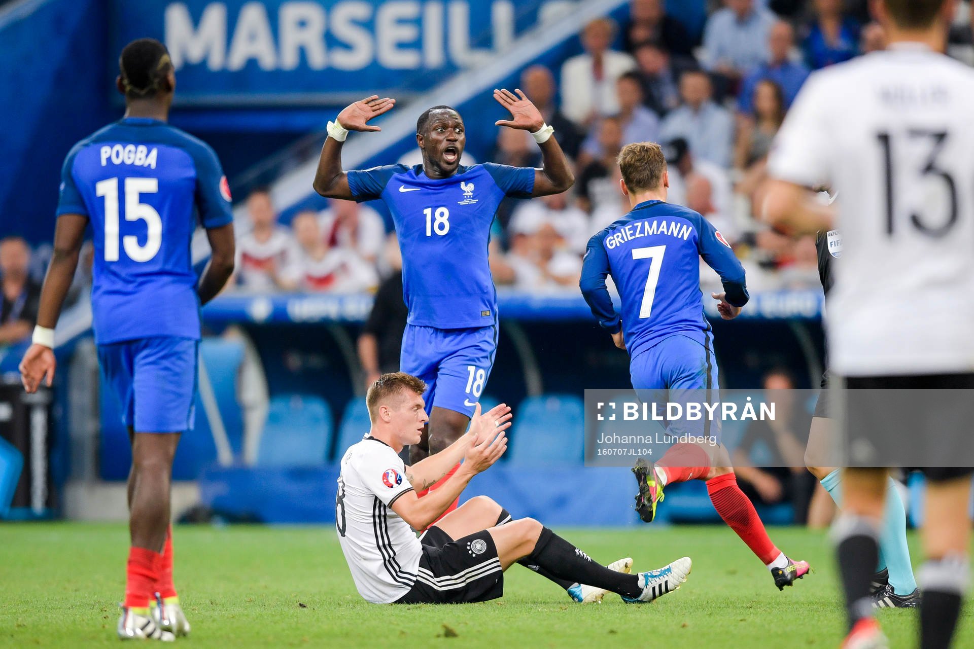 Frankrikes Moussa Sissoko reagerar