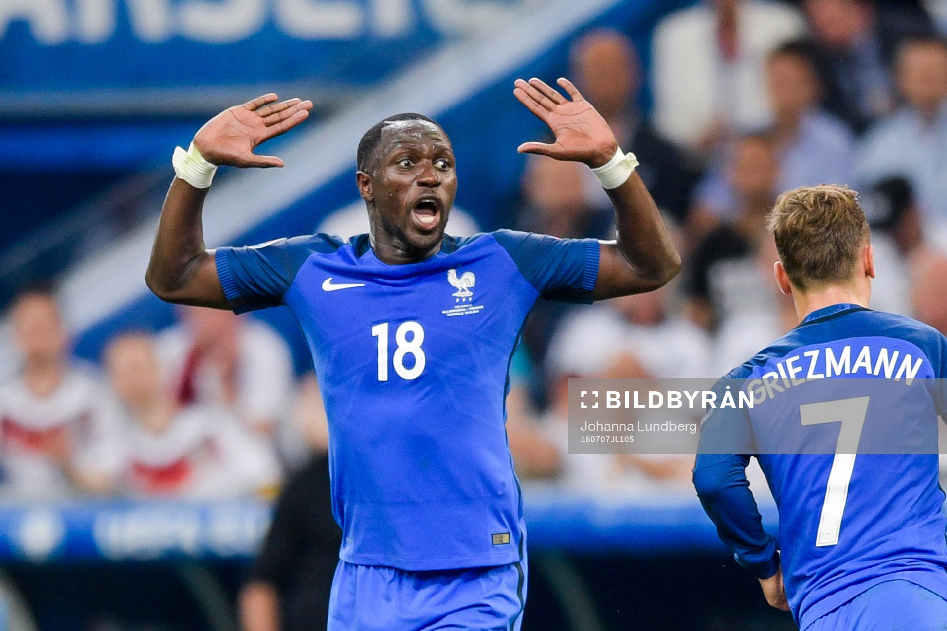 Frankrikes Moussa Sissoko reagerar