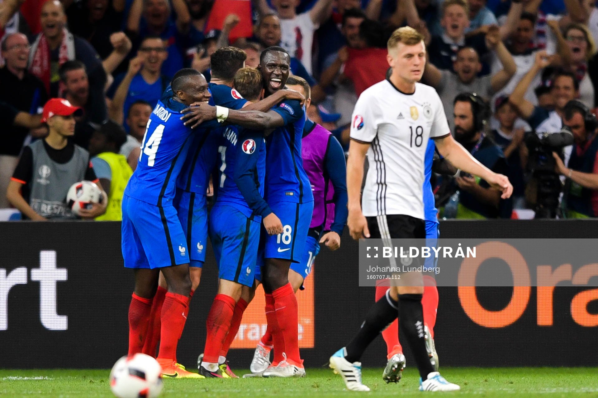Frankrikes spelare jublar
