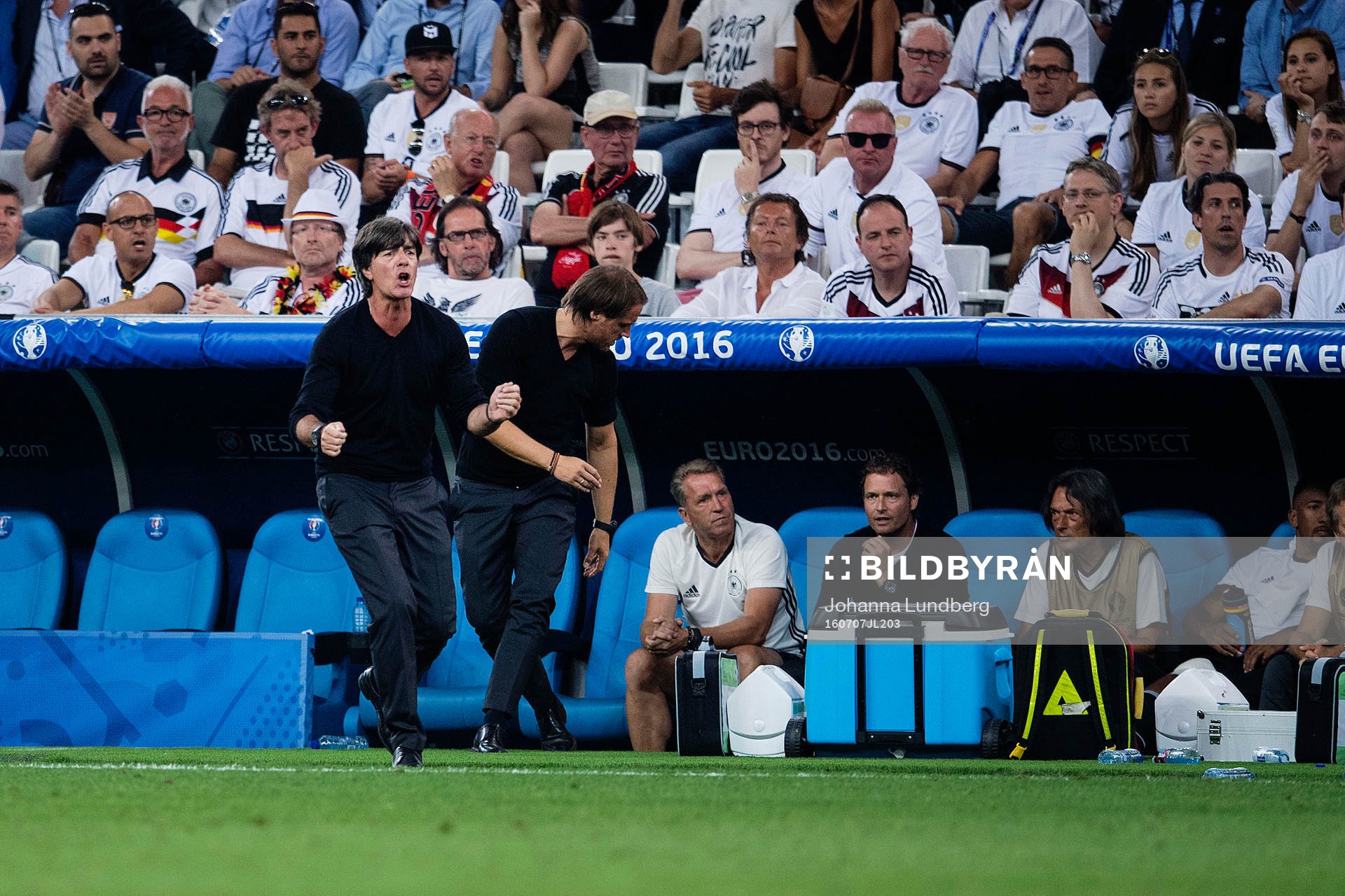 Tysklands förbundskapten Joachim Löw manar på sina