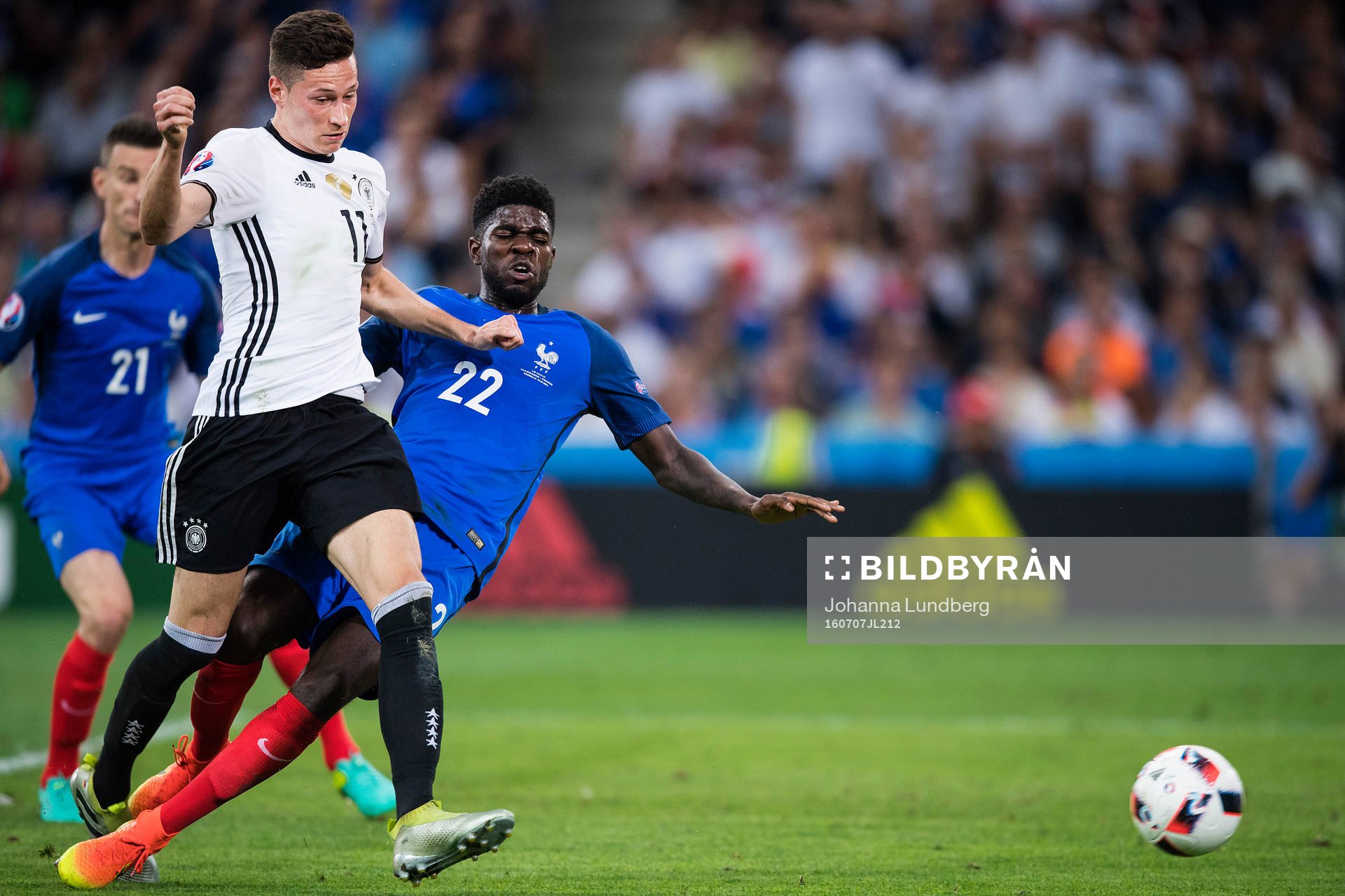 Tysklands Julian Draxler och Frankrikes Samuel Umtiti