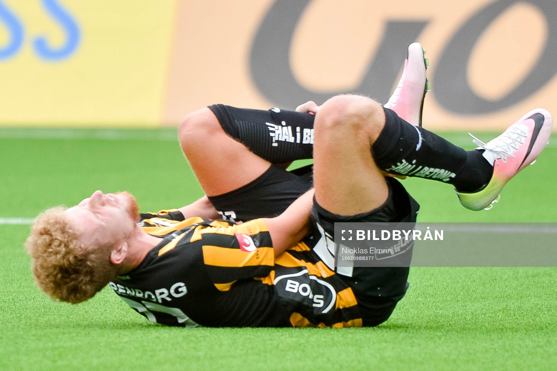 Häckens Samuel Gustafson har ont
