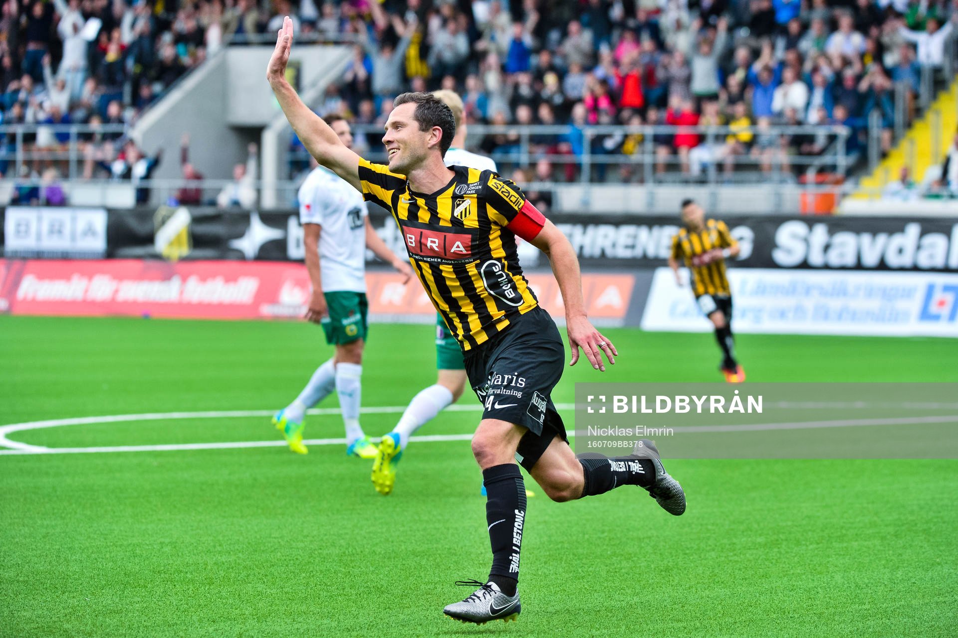Häckens Martin Ericsson jublar