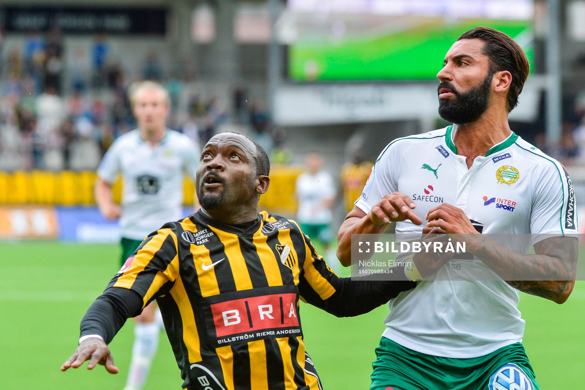 Hammarbys Stefan Batan och Häckens John Owoeri
