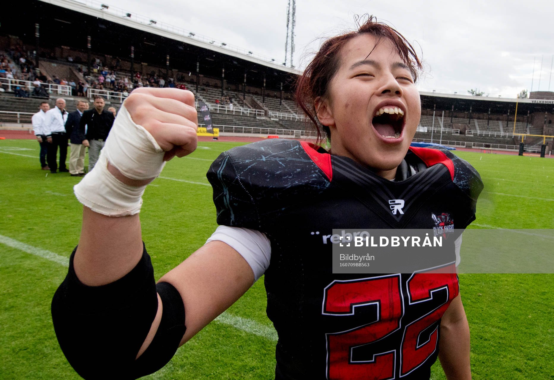Minmin Zhao matchvinnare från Örebro black nights firar