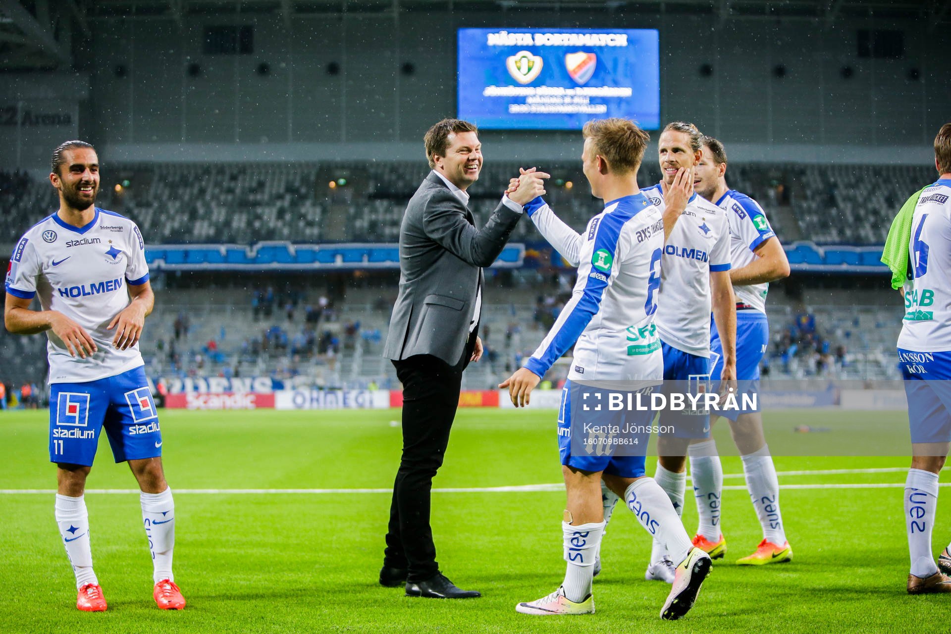 Norrköpings tränare Jens Gustafsson jublar