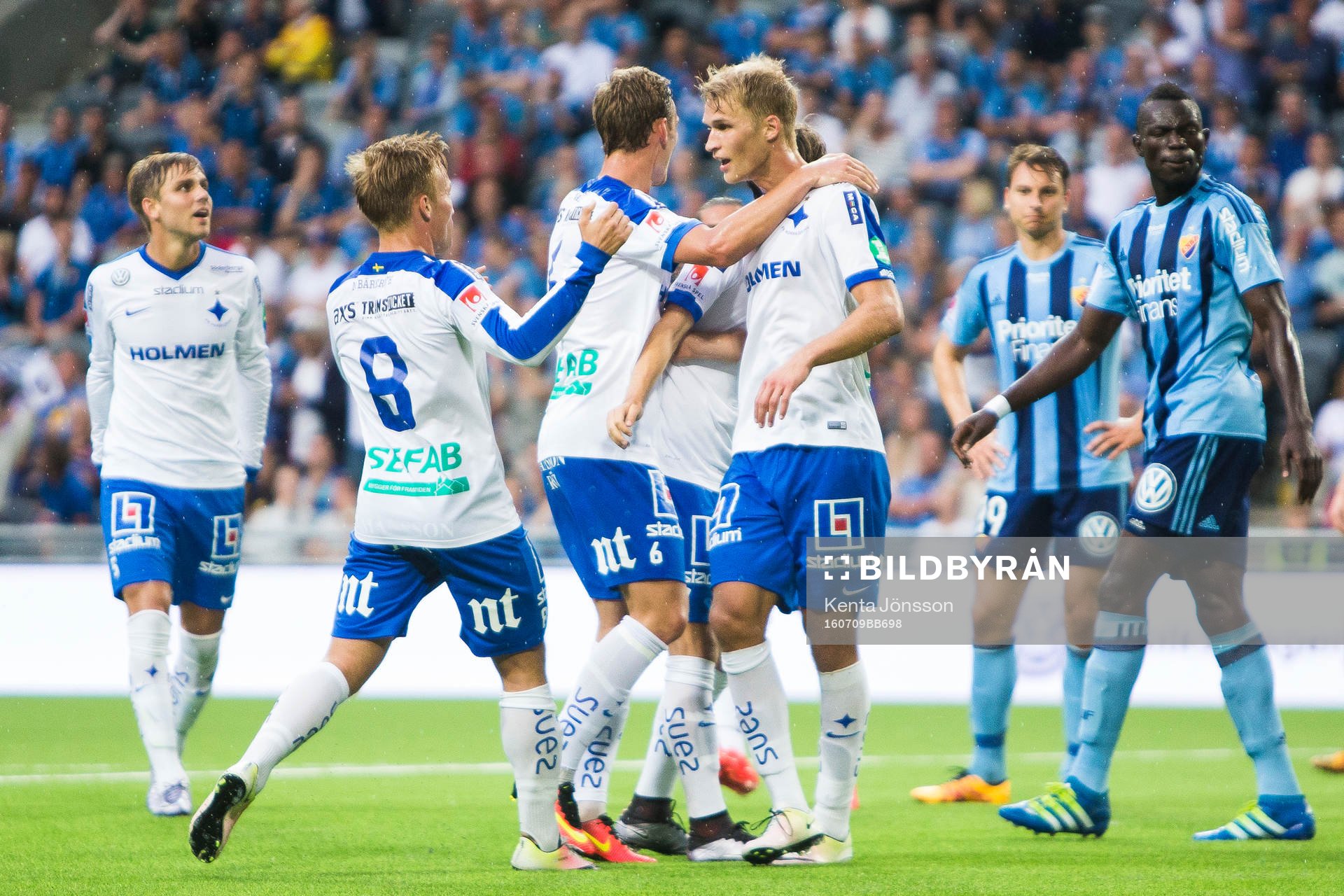 Norrköpings Sebastian Andersson jublar med Linus Wahlqvist