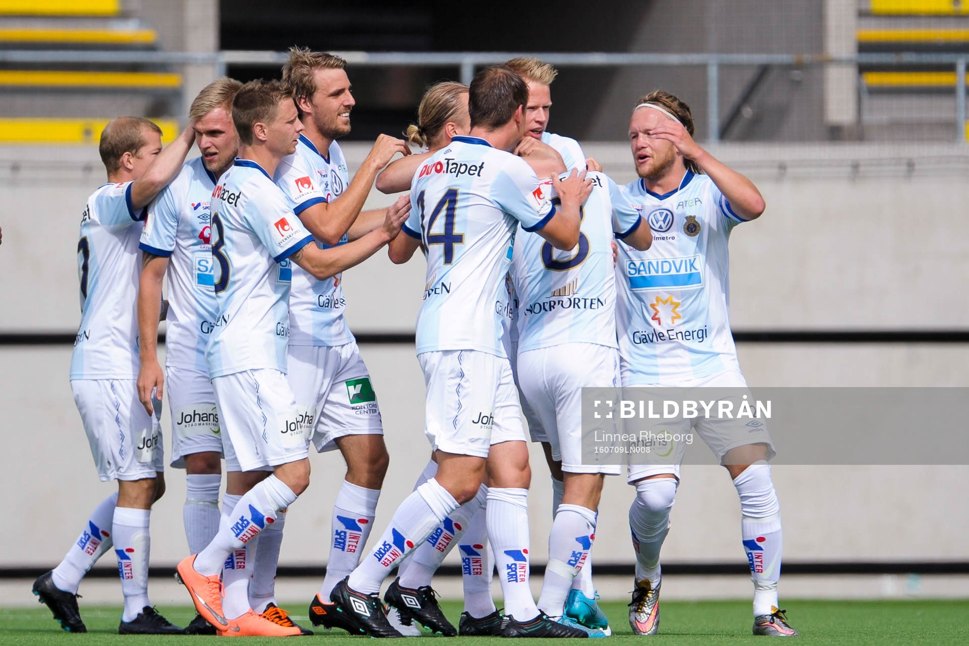 Gefles spelare jublar