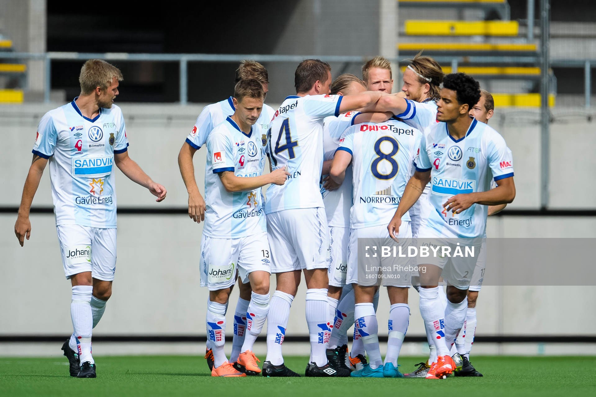 Gefles spelare jublar