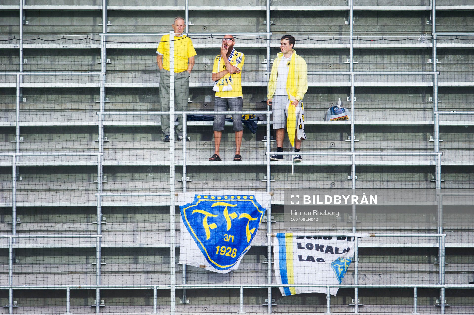 Falkenbergs tre fans på läktaren