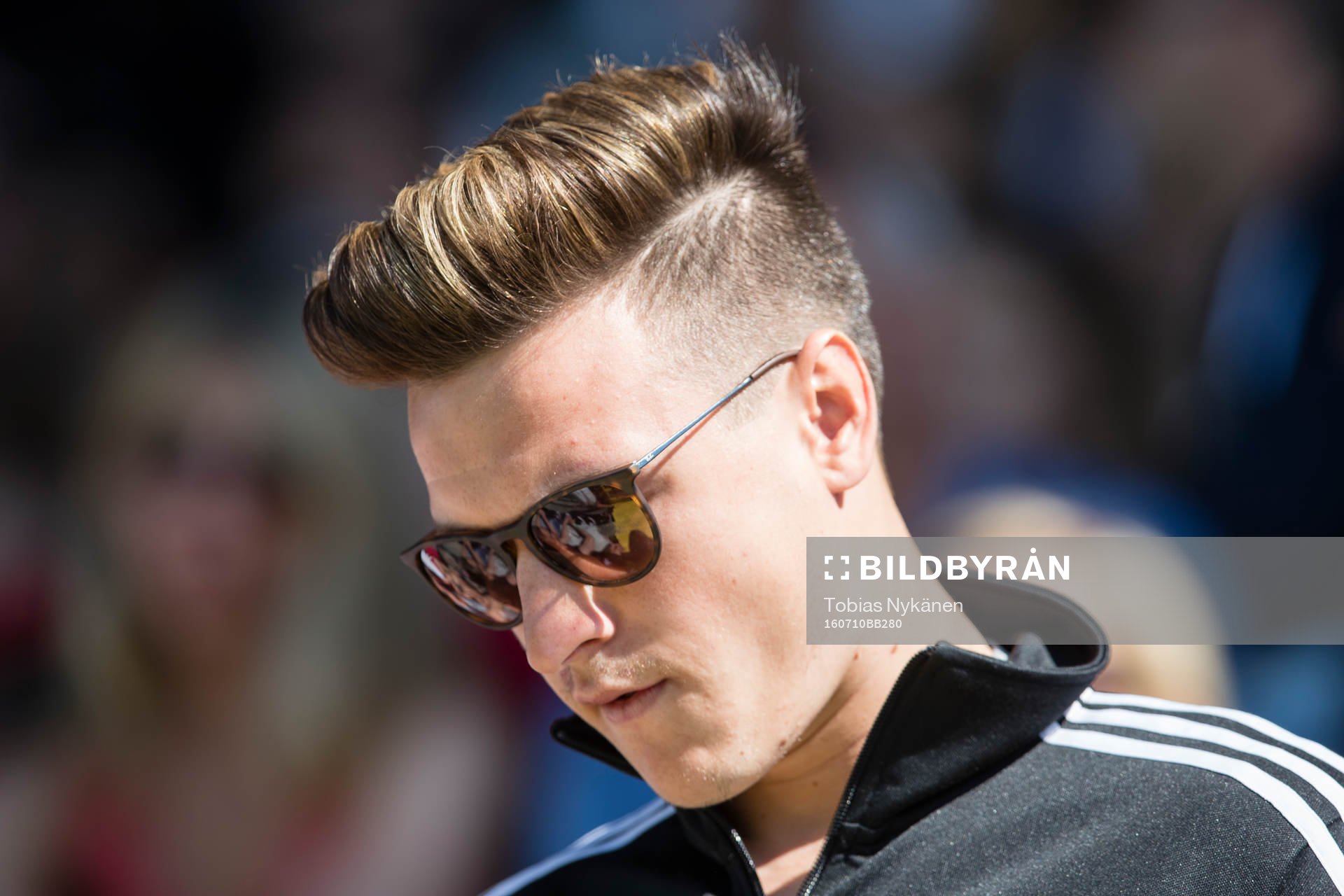 Östersunds Jamie Hopcutt sitter på bänken