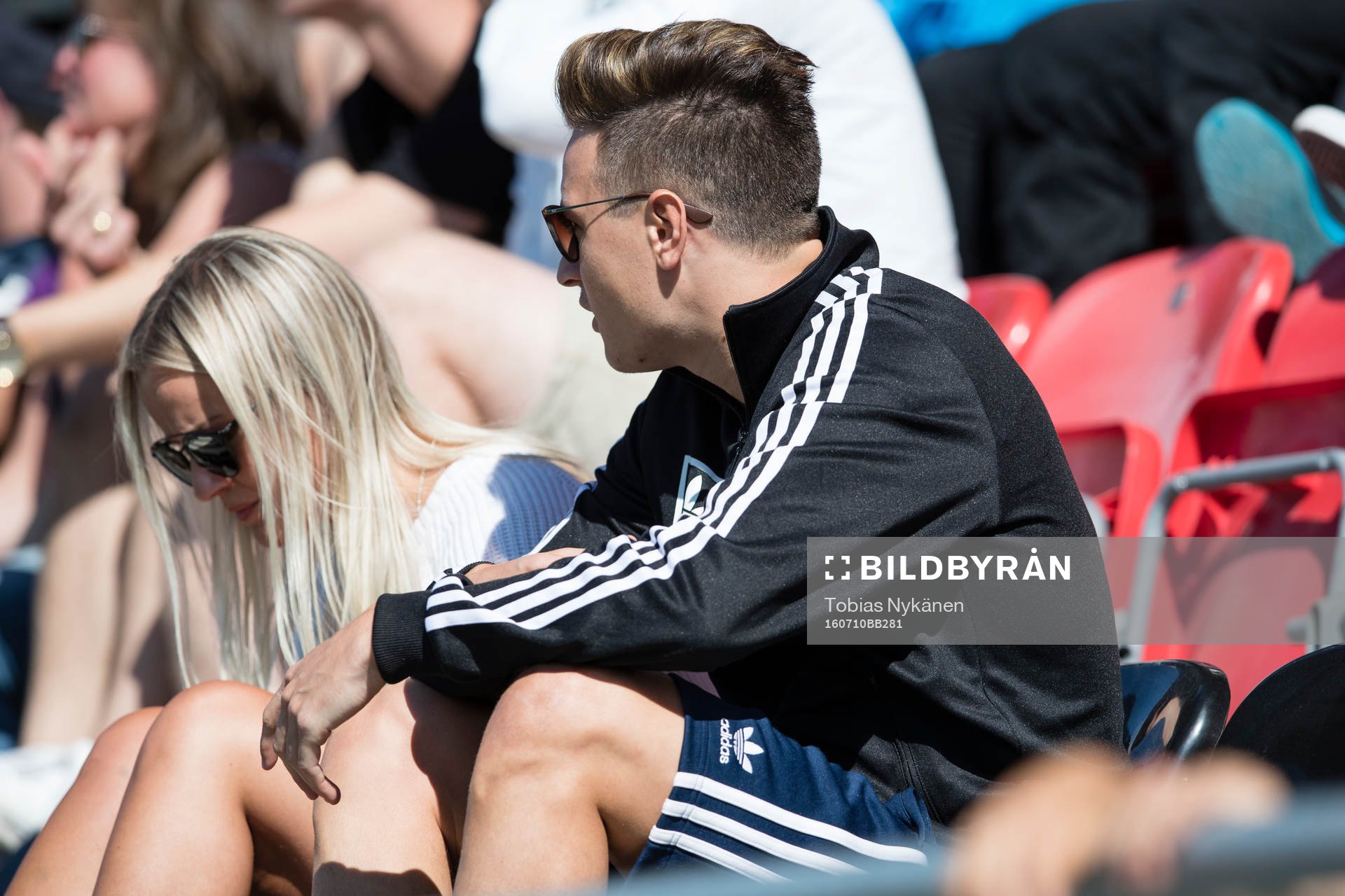 Östersunds Jamie Hopcutt sitter på bänken