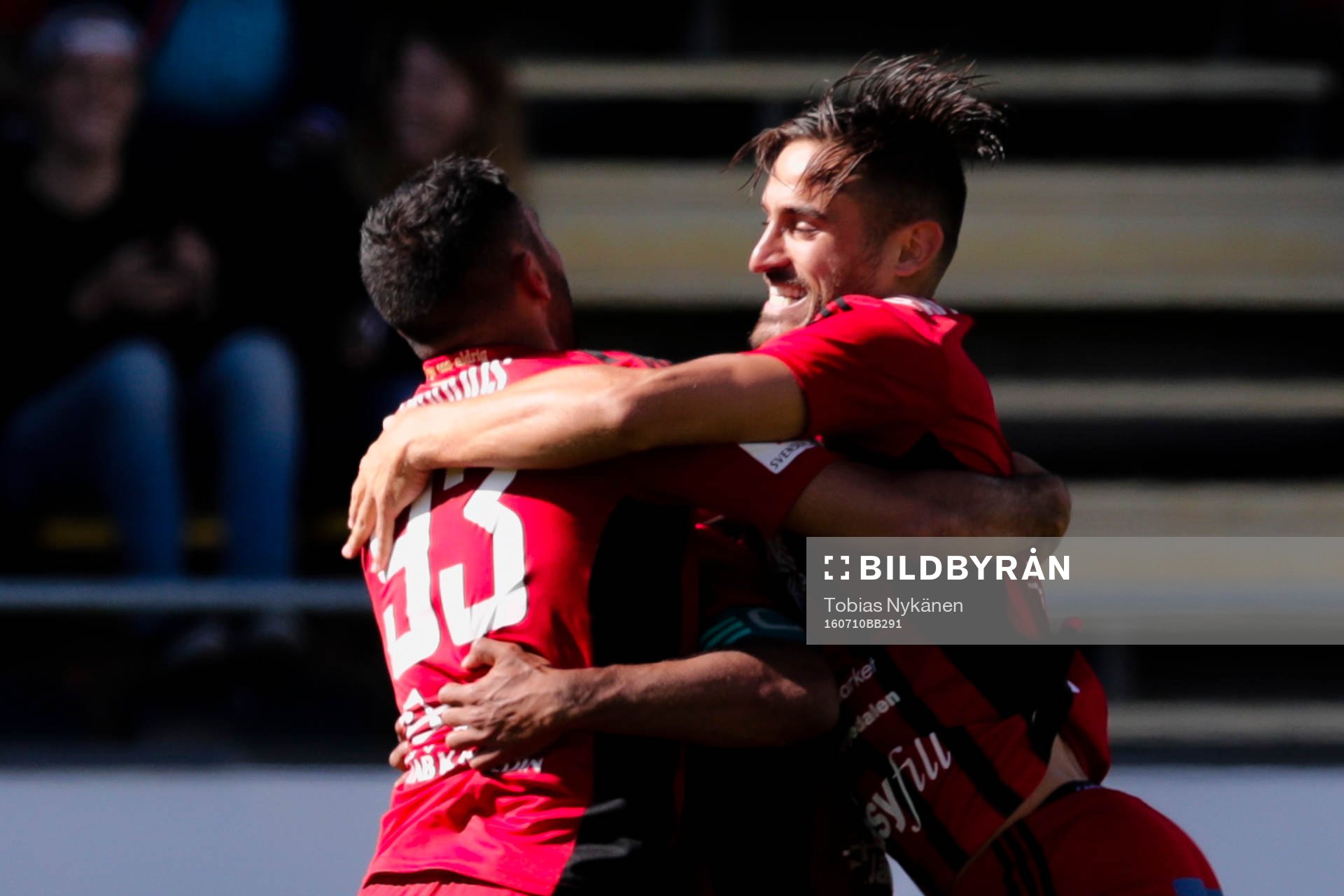 Östersunds spelare jublar