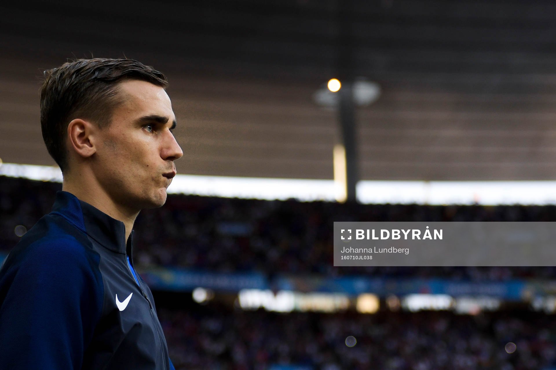 Frankrikes Antoine Griezmann  före finalen mellan Portugal