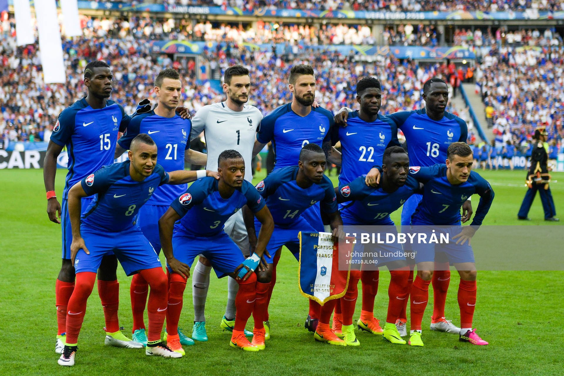 Frankrikes spelare före finalen mellan Portugal och