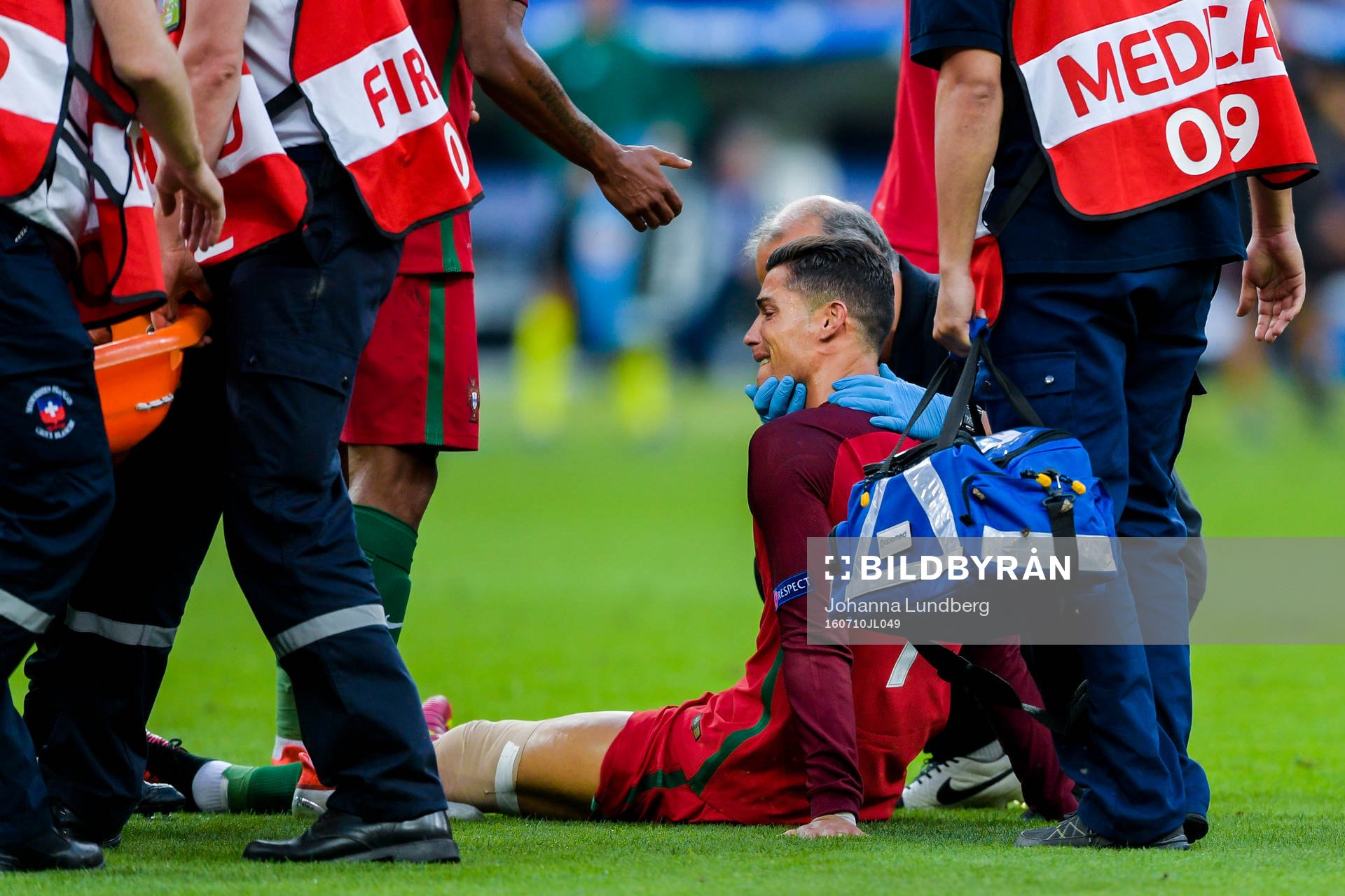 Portugals Cristiano Ronaldo i tårar när han tvingas