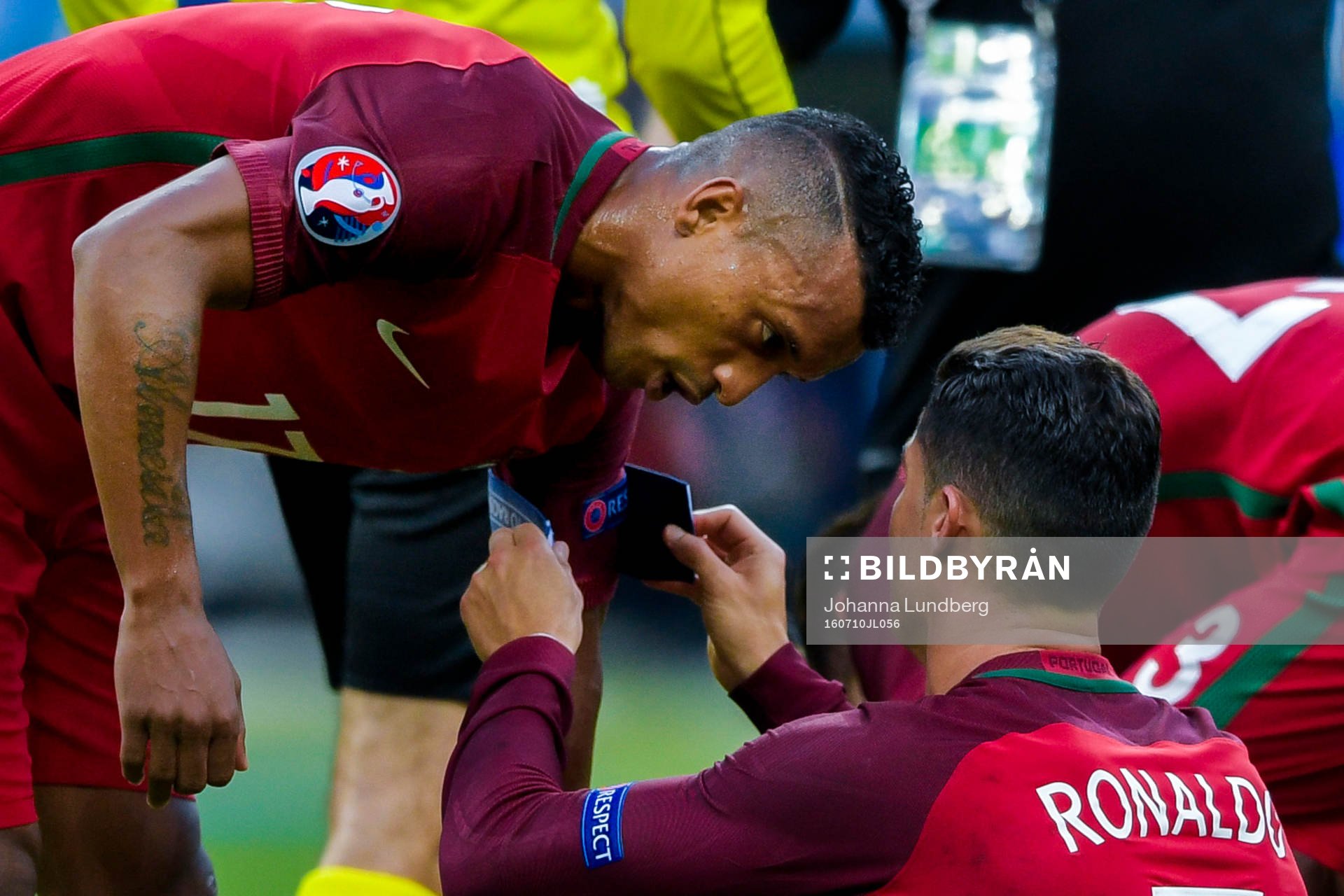 Portugals Cristiano Ronaldo lämnar över kaptensbindeln