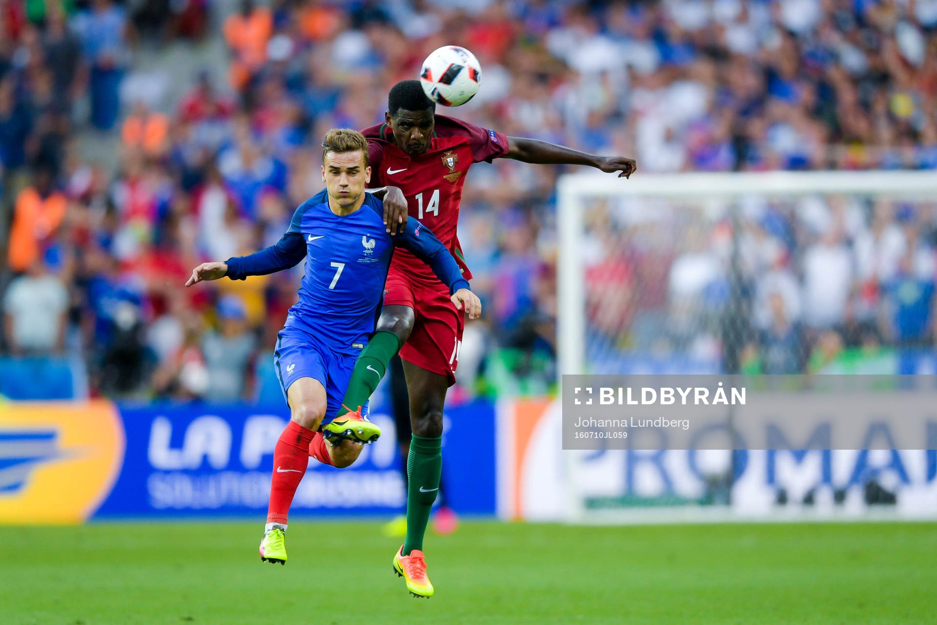 Frankrikes Antoine Griezmann och Portugals William Carvalho