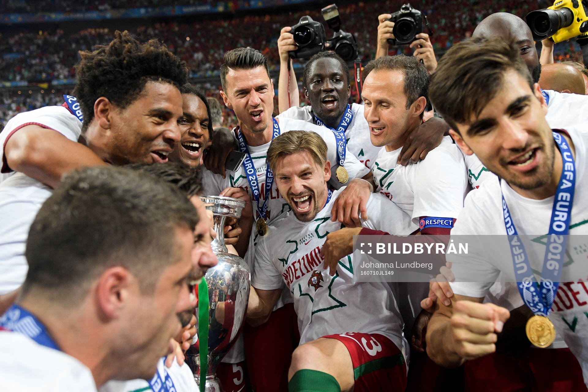 Portugals spelare jublar