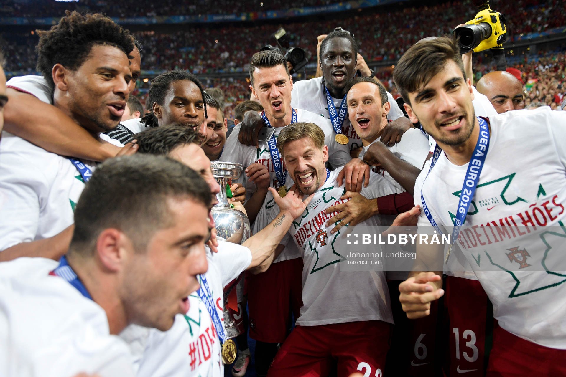 Portugals spelare jublar