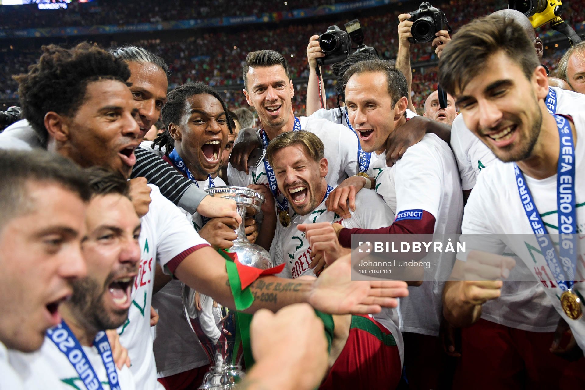 Portugals spelare jublar