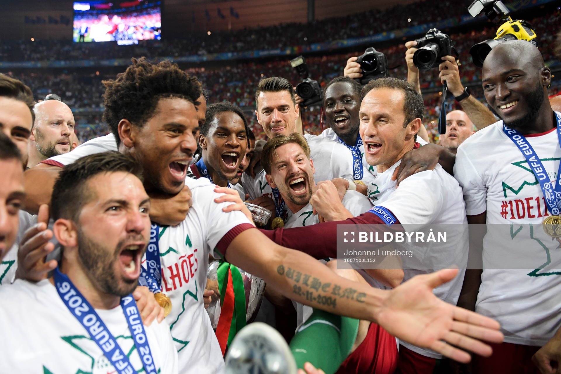 Portugals spelare jublar