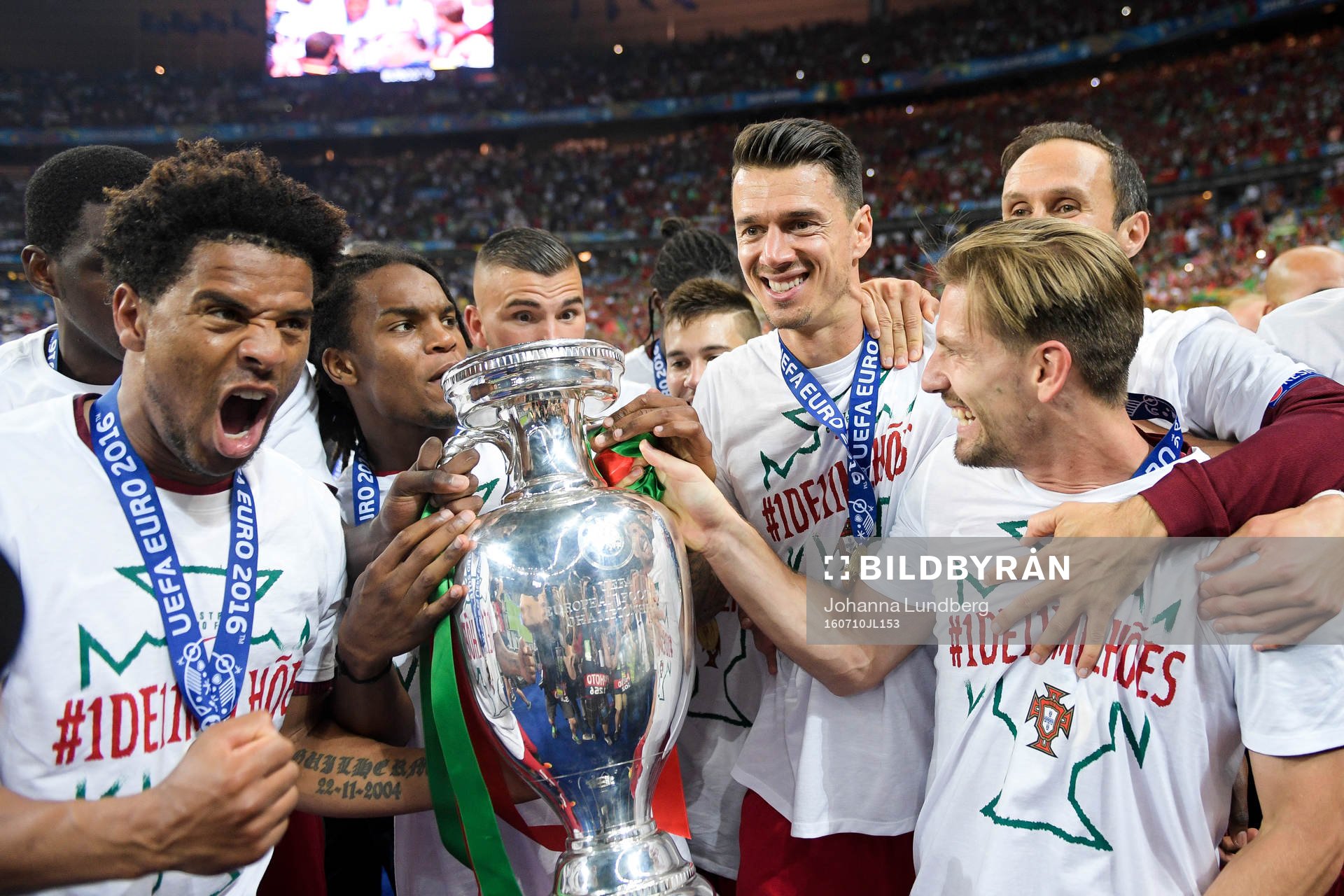 Portugals spelare jublar