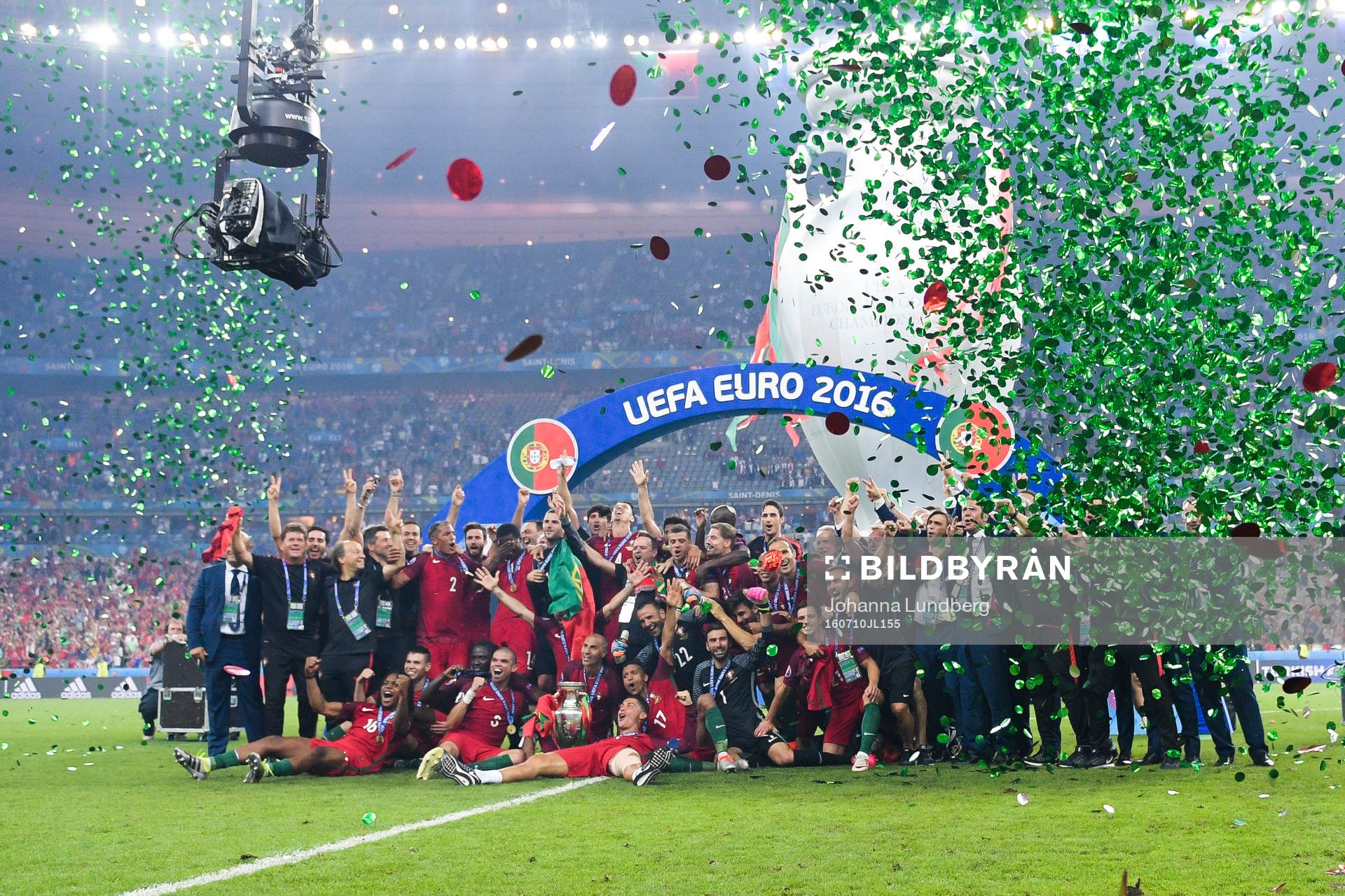 Portugals spelare jublar