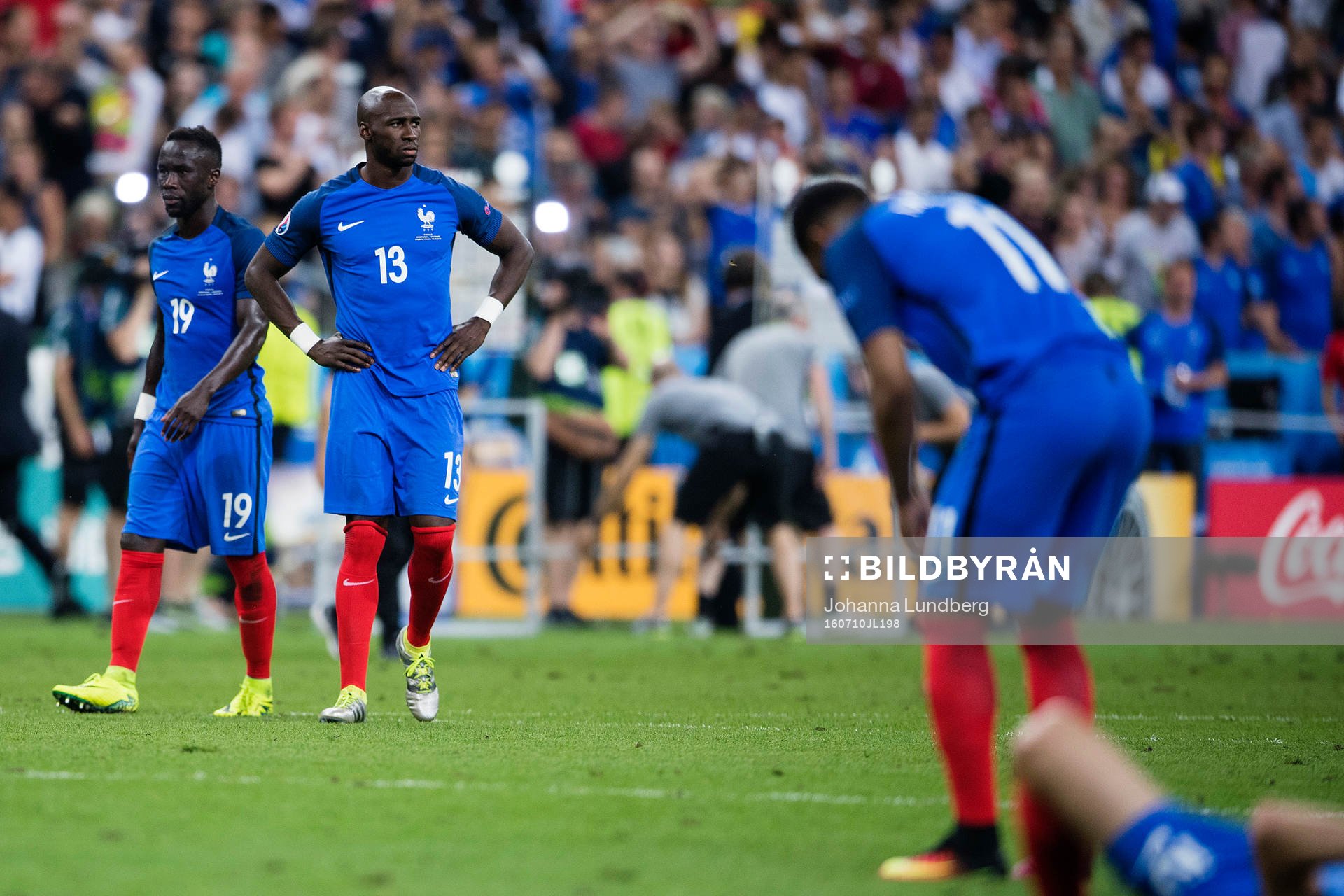 Frankrikes Bacary Sagna och Eliaquim Mangala deppar