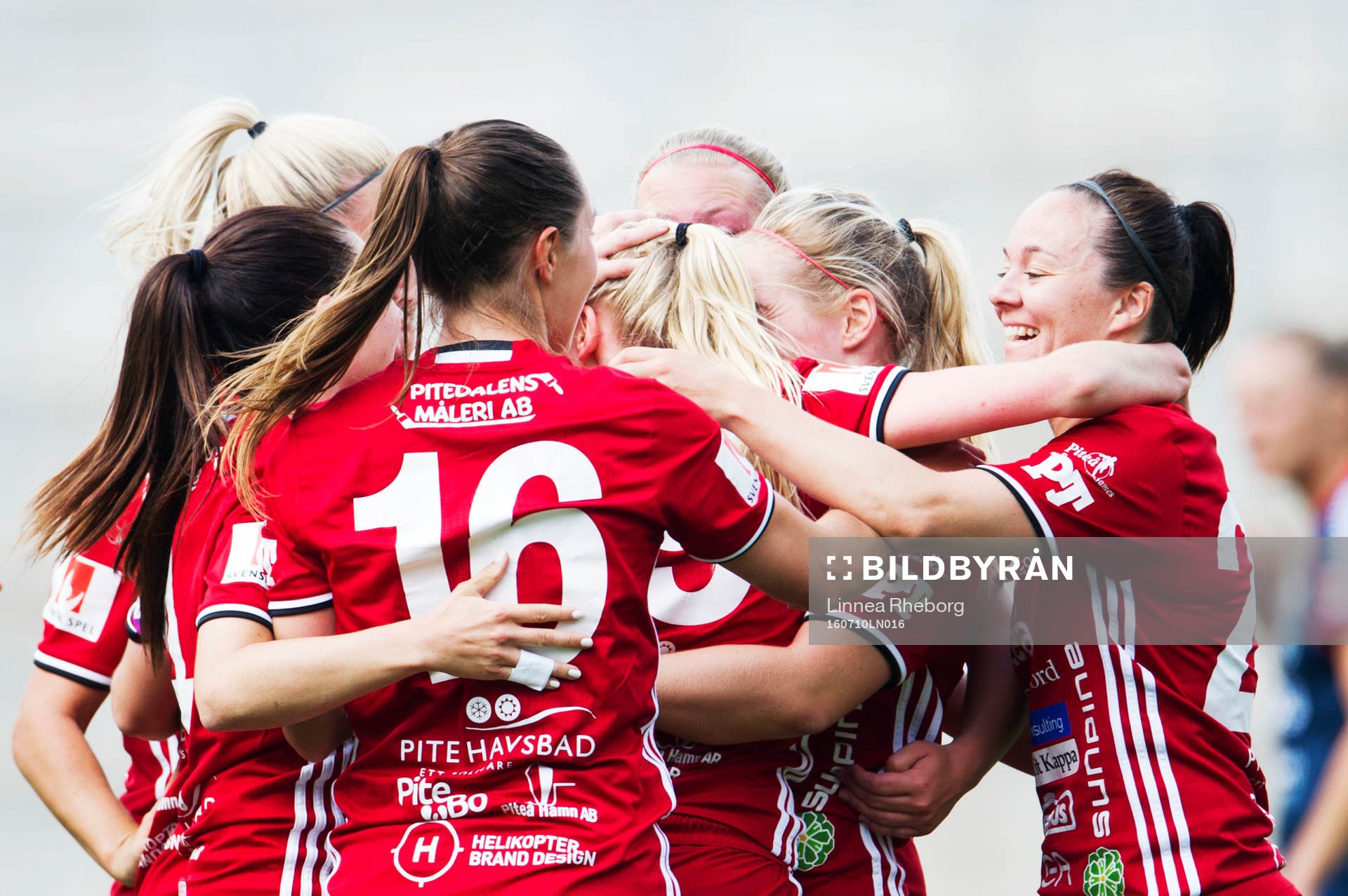 Piteås spelare jublar