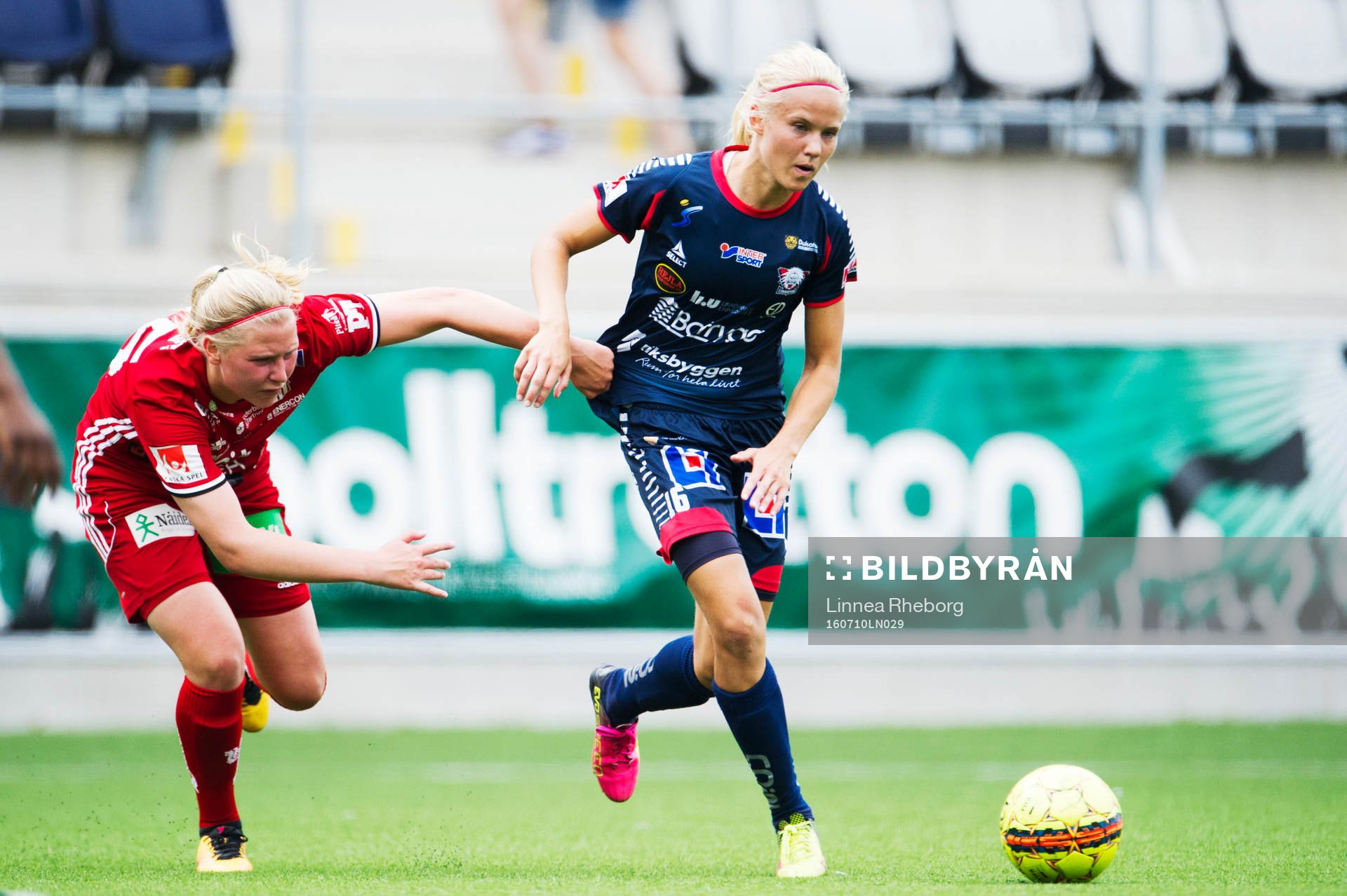 Linköpings Pernille Mosegaard Harder och Piteås Ellen