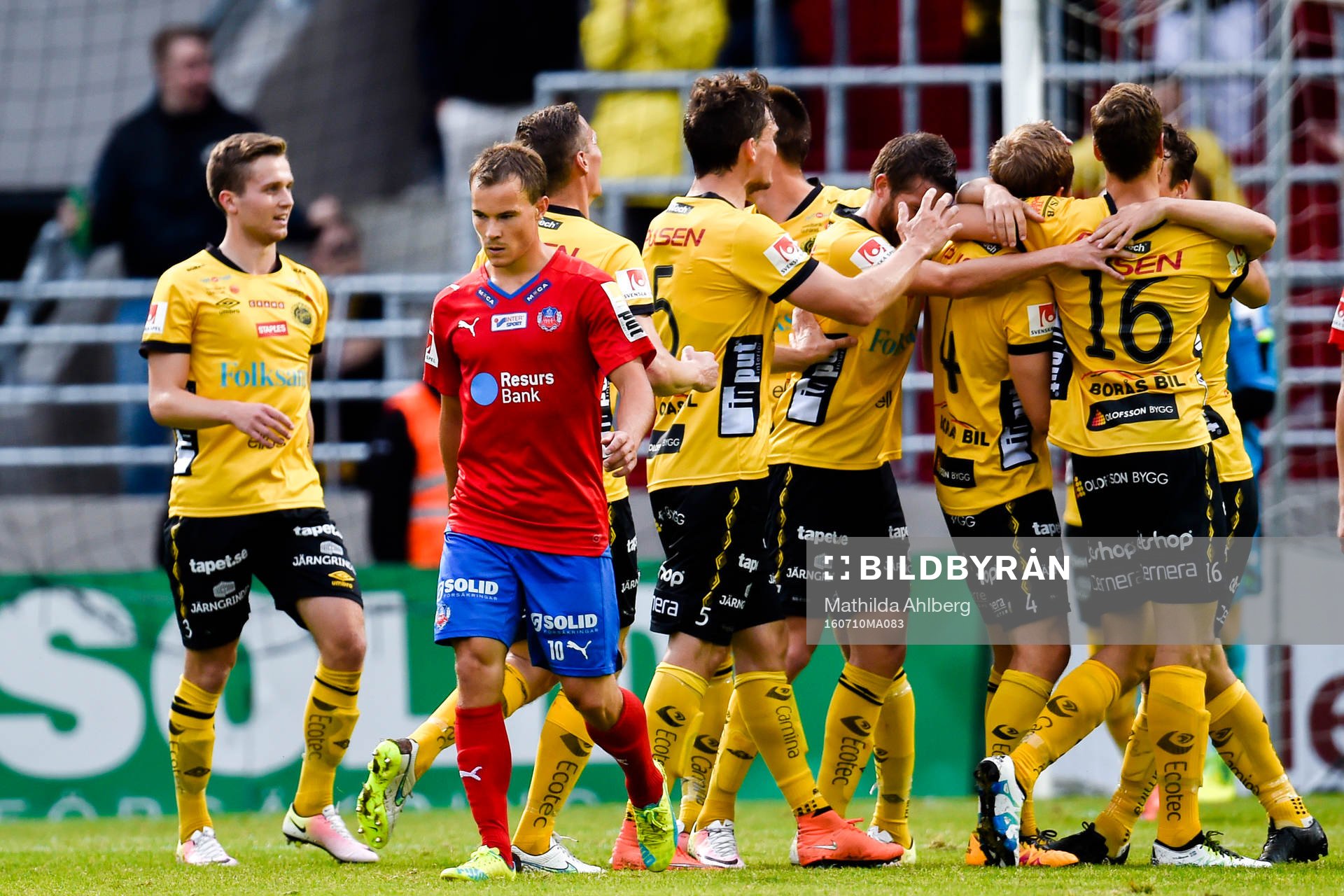 Helsingborgs Anton Wede deppar samtidigt som  Elfsborgs