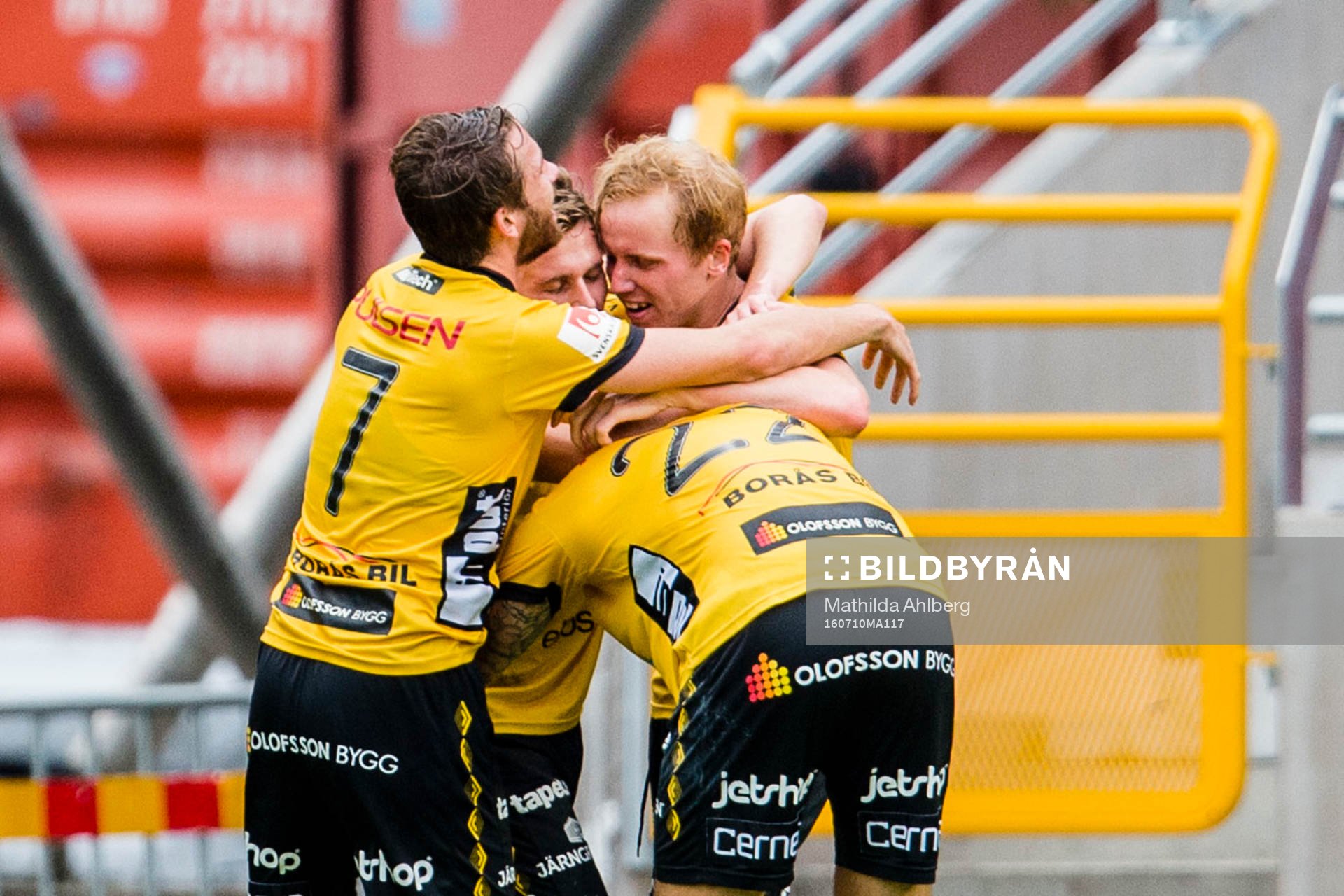 Elfsborgs spelare jublar efter mål under fotbollsmatchen i Allsvenskan mellan Helsingborg och Elfsborg den 10 juli 2016 i Helsingborg.
