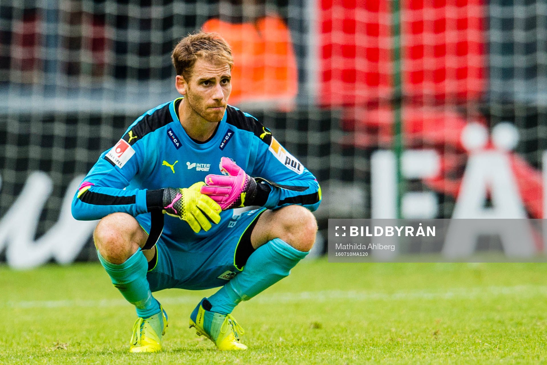 Helsingborgs målvakt Tomer Chencinski deppar