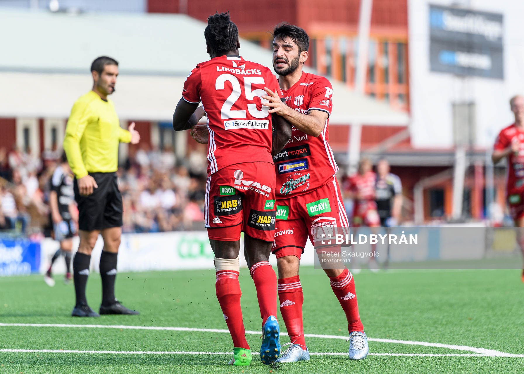 s Tetteh Komey jublar