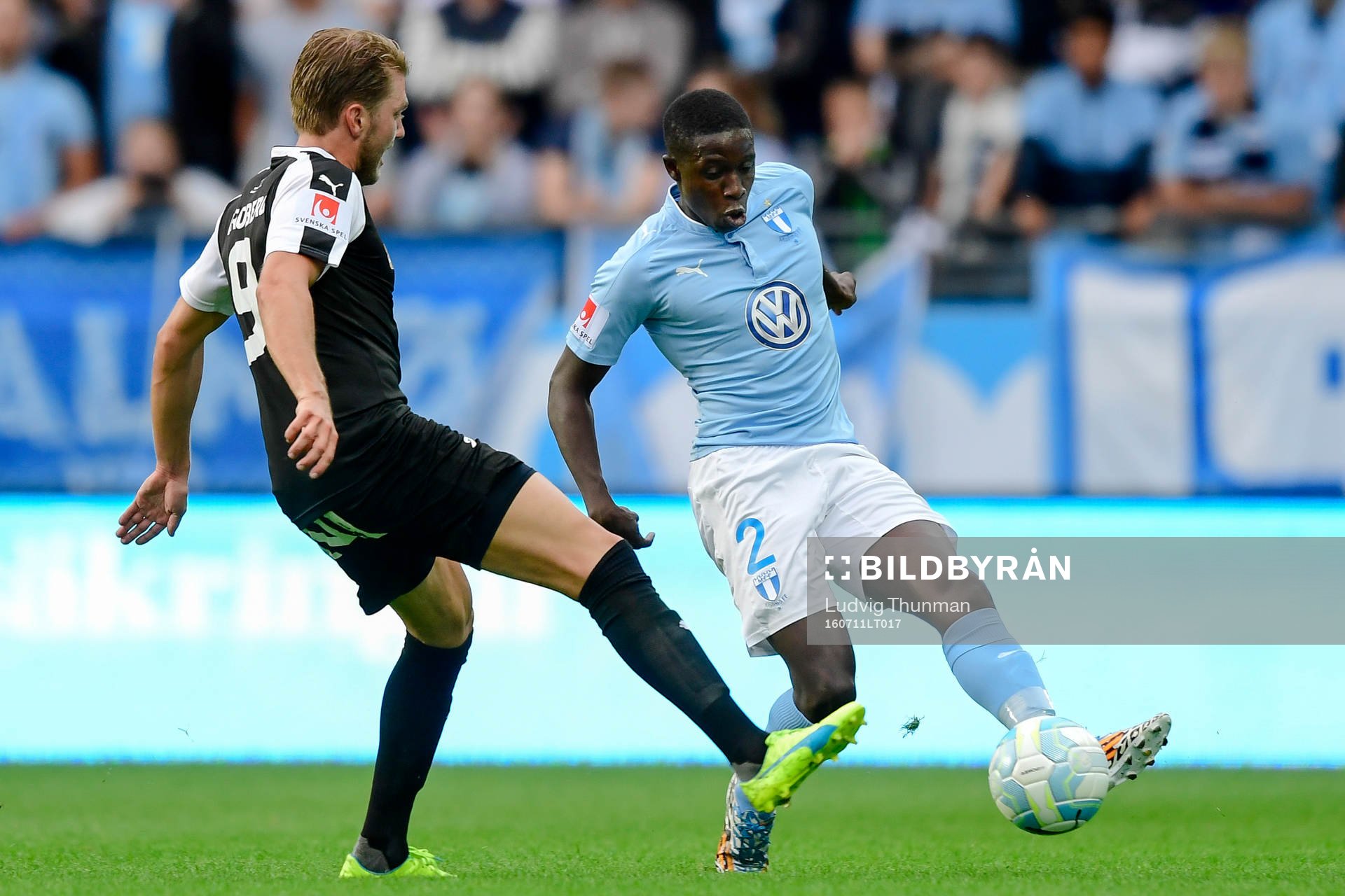 Malmö FFs Pa Konate   och Örebros Martin Broberg