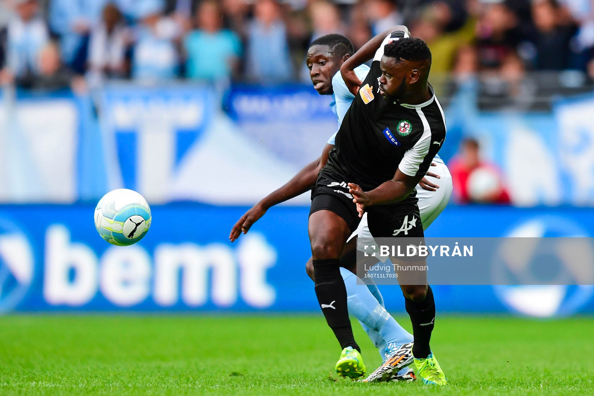 Malmö FFs Pa Konate och Örebros Maic Sema