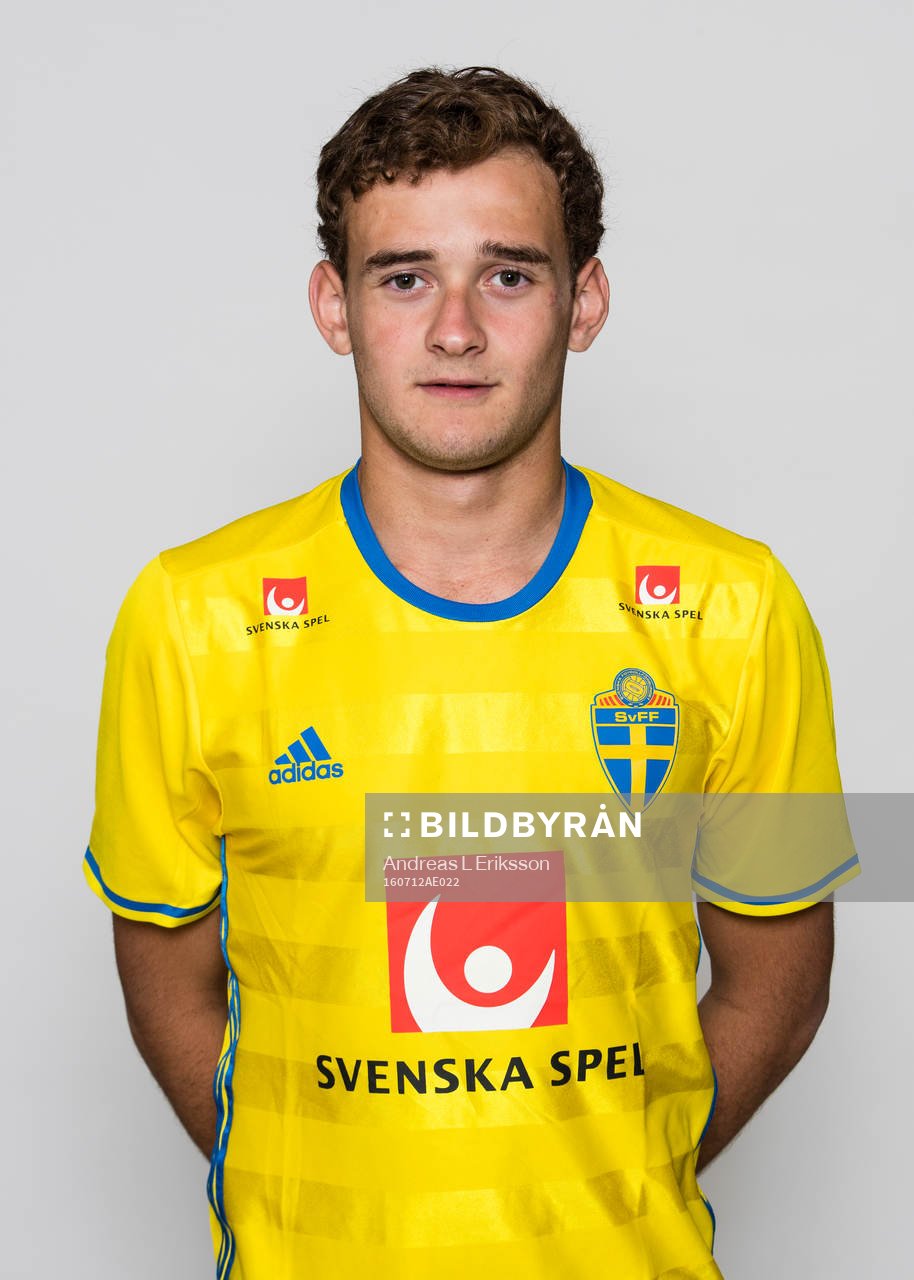 Adrian Zeka i P17/99-landslaget