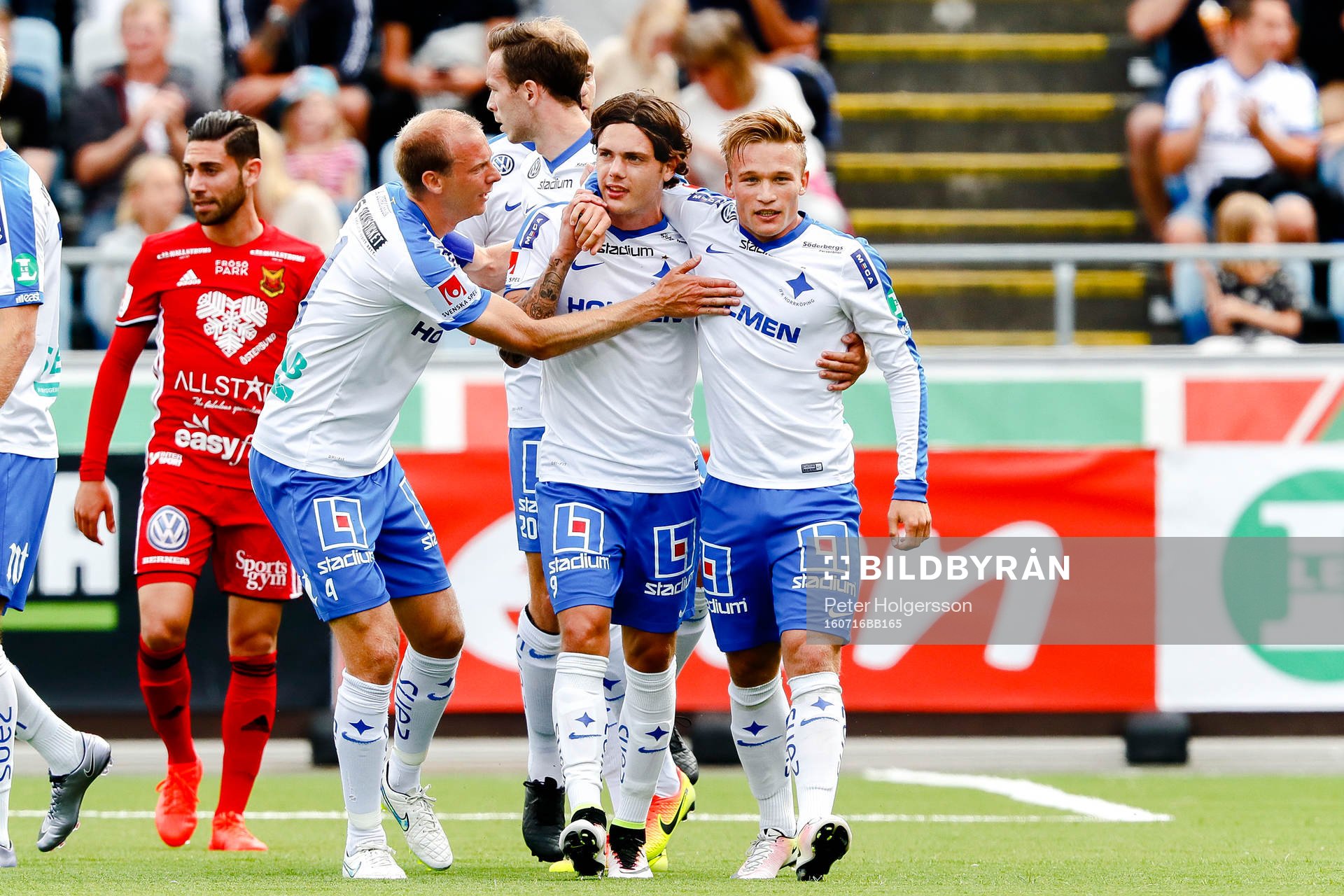 Norrköpings Nicklas Bärkroth jublar