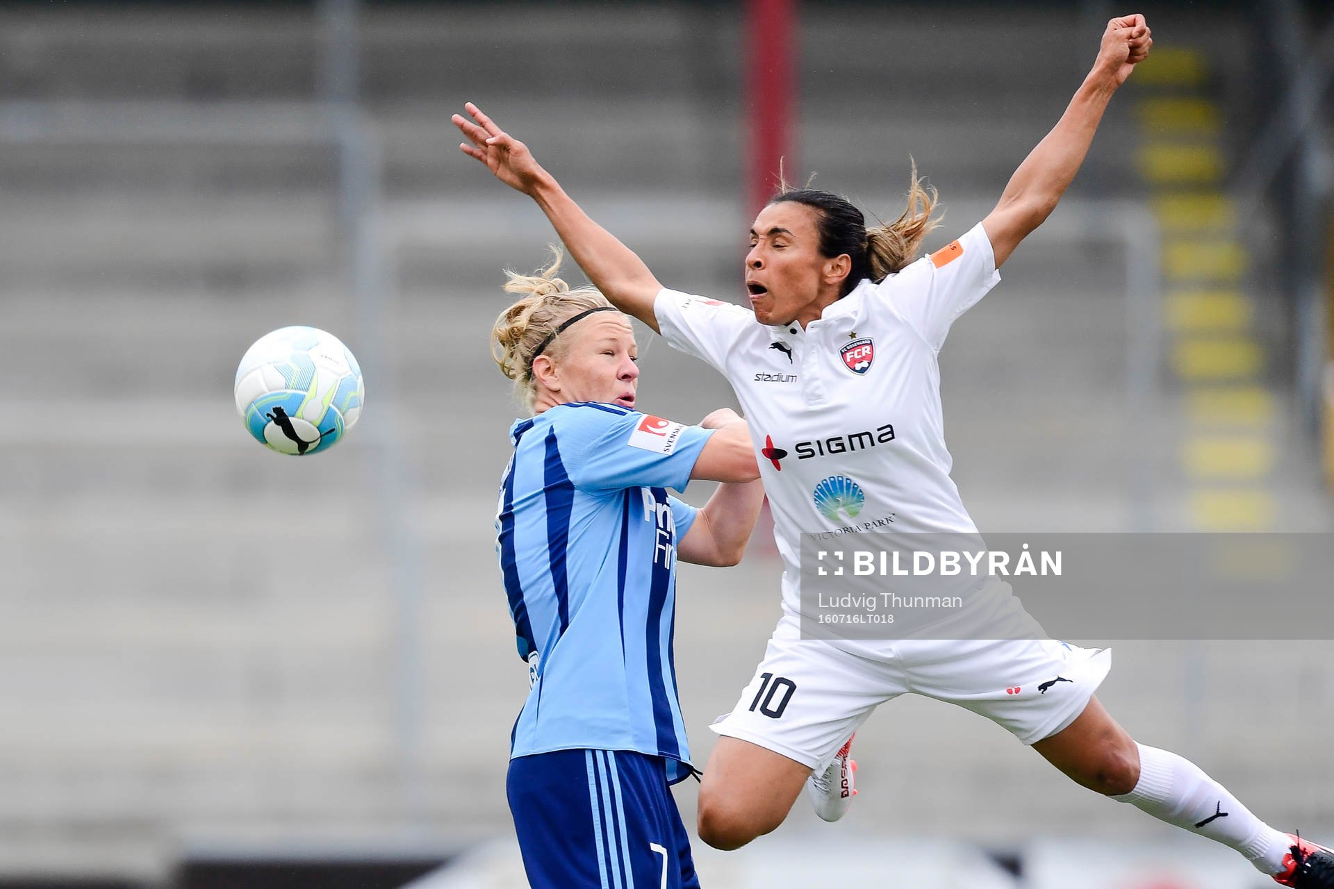 Djurgårdens Katrin Schmidt och Rosengårds Marta Viera Da