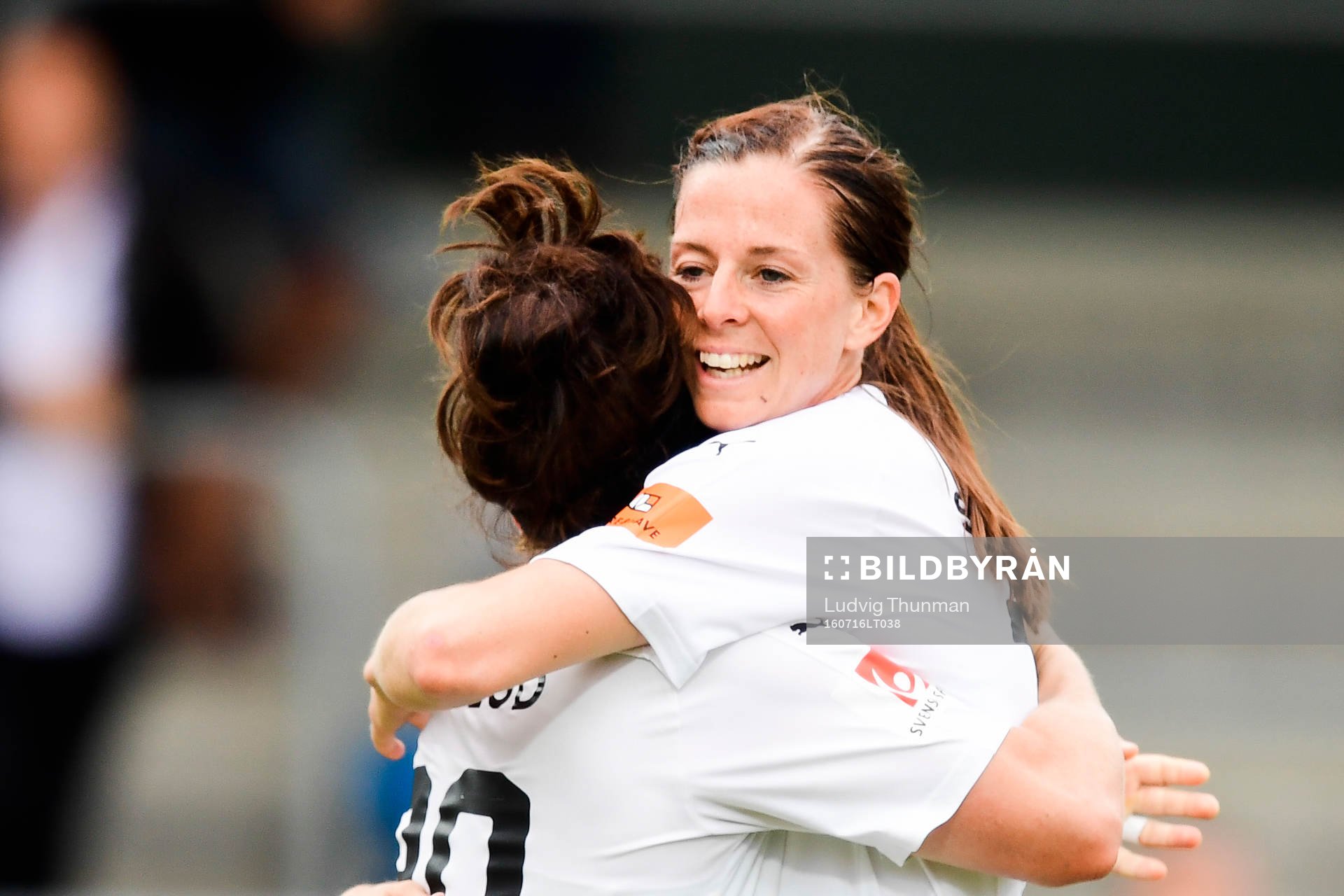 Rosengårds Lotta Schelin jublar efter kvitteringsmålet 1-1 av Ella Masar under fotbollsmatchen i Damallsvenskan mellan Rosengård och Djurgården den 16 juli 2016 i Malmö.