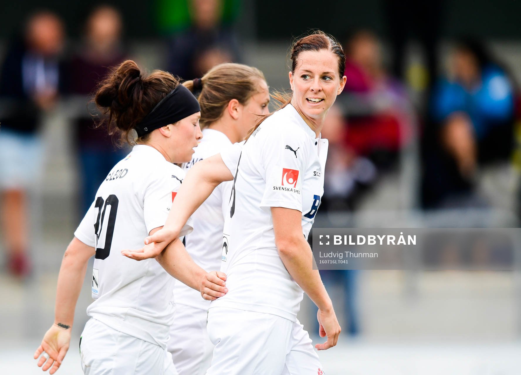 Rosengårds Lotta Schelin jublar efter kvitteringsmålet 1-1 av Ella Masar   under fotbollsmatchen i Damallsvenskan mellan Rosengård och Djurgården den 16 juli 2016 i Malmö.