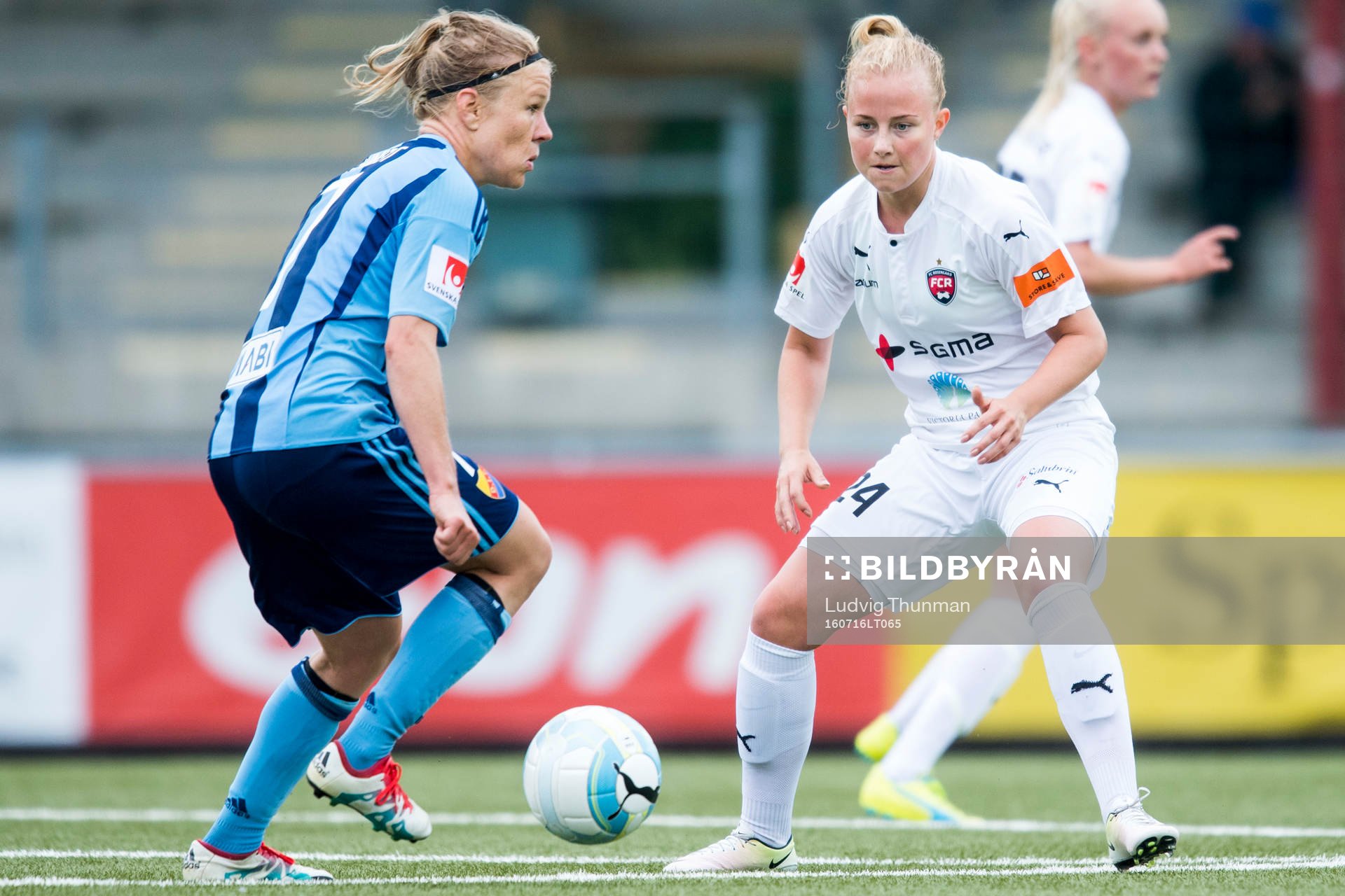 Djurgårdens Katrin Schmidt och Rosengårds Ebba Wieder