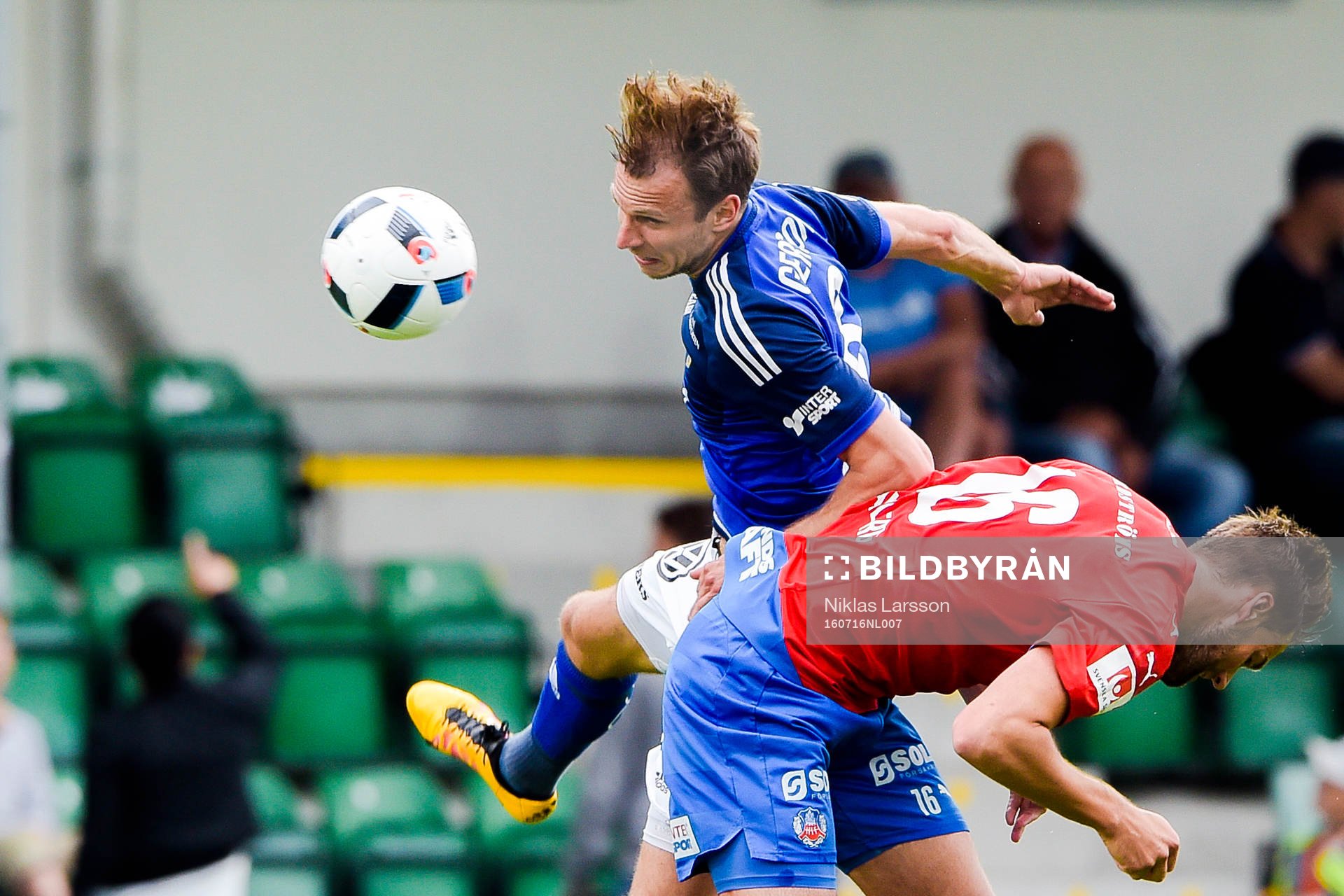 Sundsvalls Lars Christian Krogh Gerson och Helsingborgs
