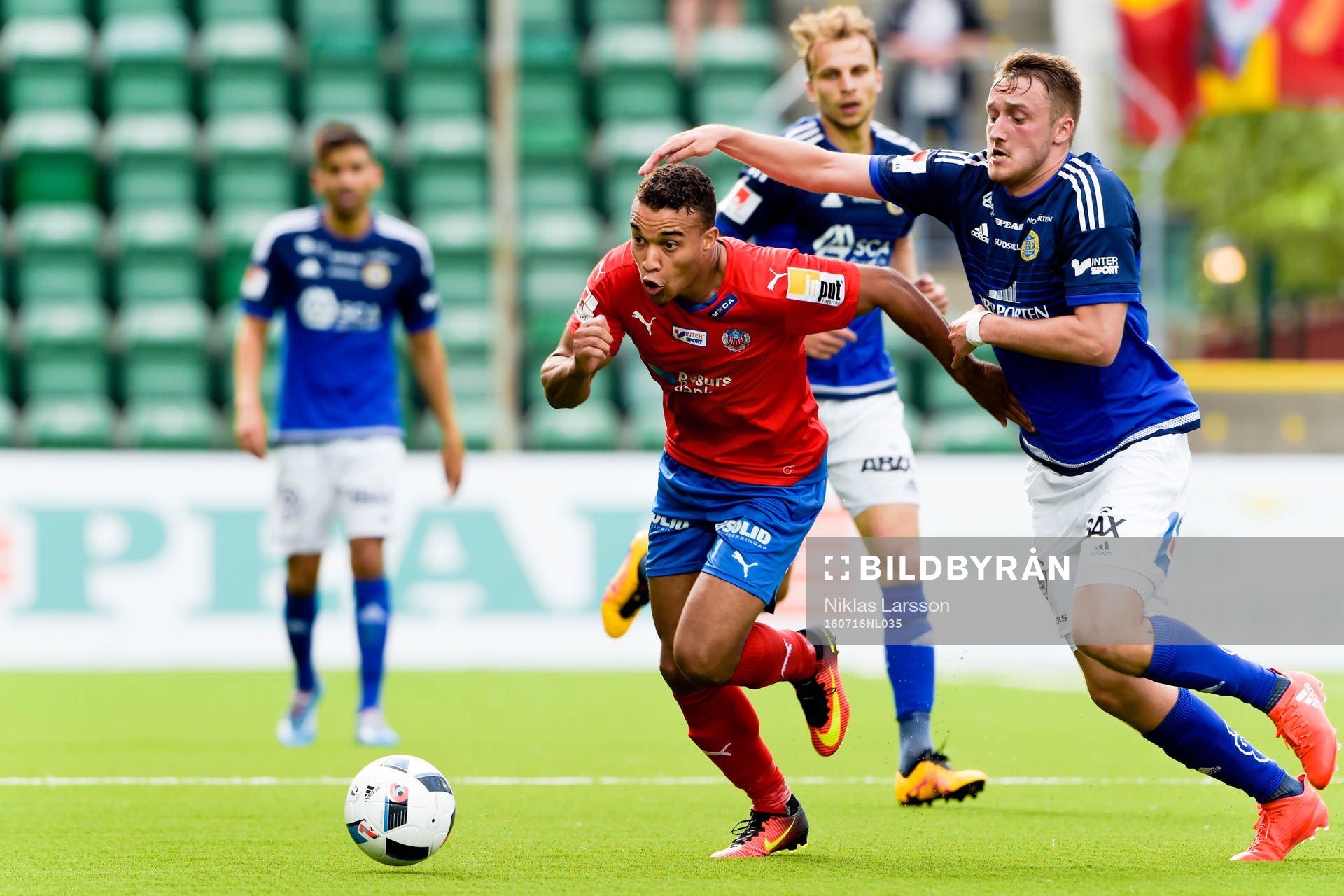 Helsingborgs Tyrell Rusike och Sundsvalls Smajl Suljevic