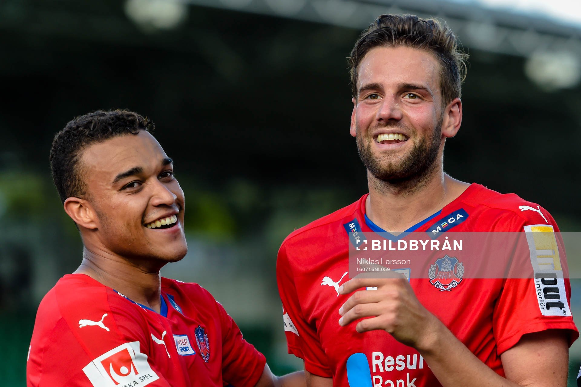 Helsingborgs Tyrell Rusike och Mikael Dahlberg  jublar