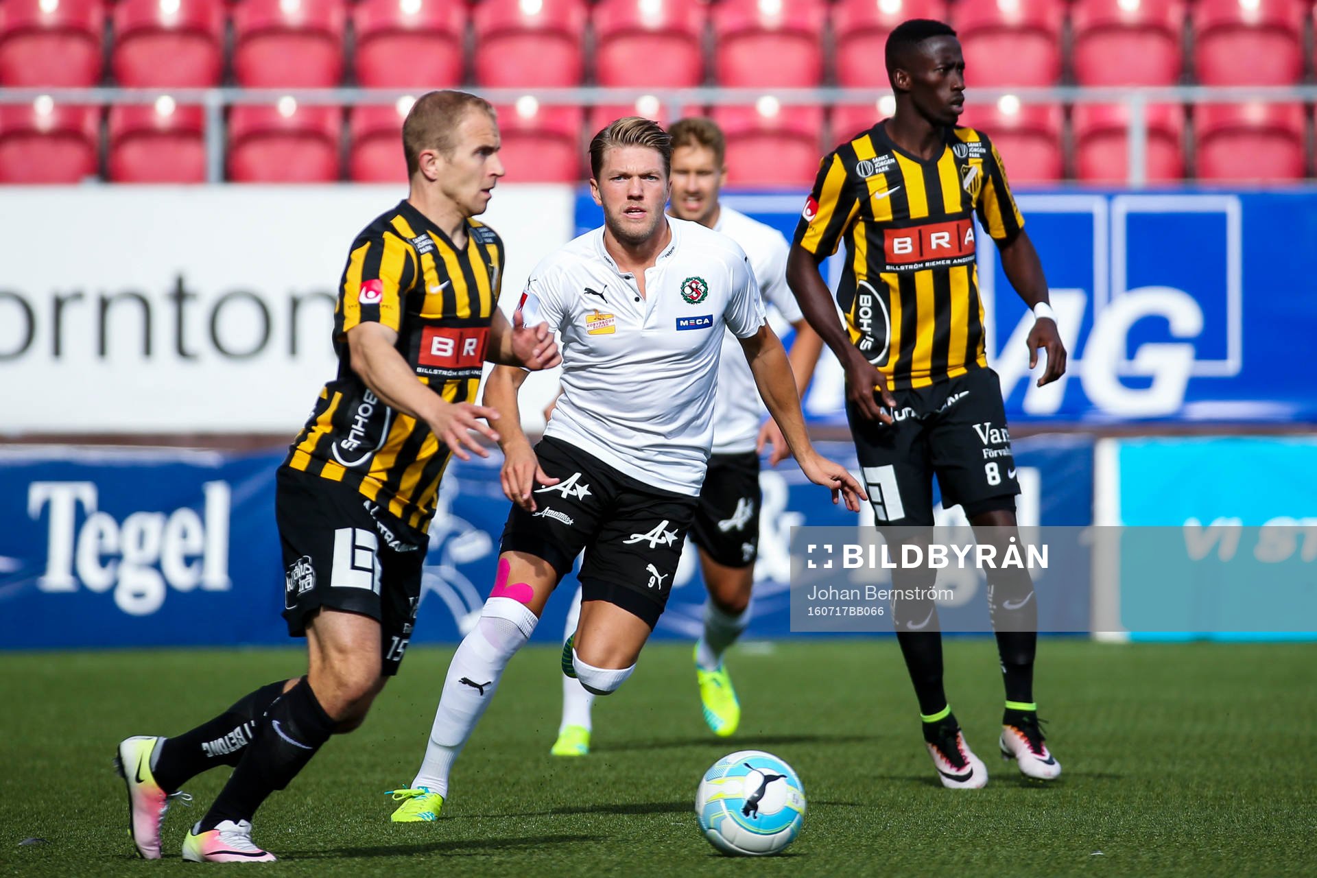 Häckens Kari Arkivuo och Örebros Martin Broberg